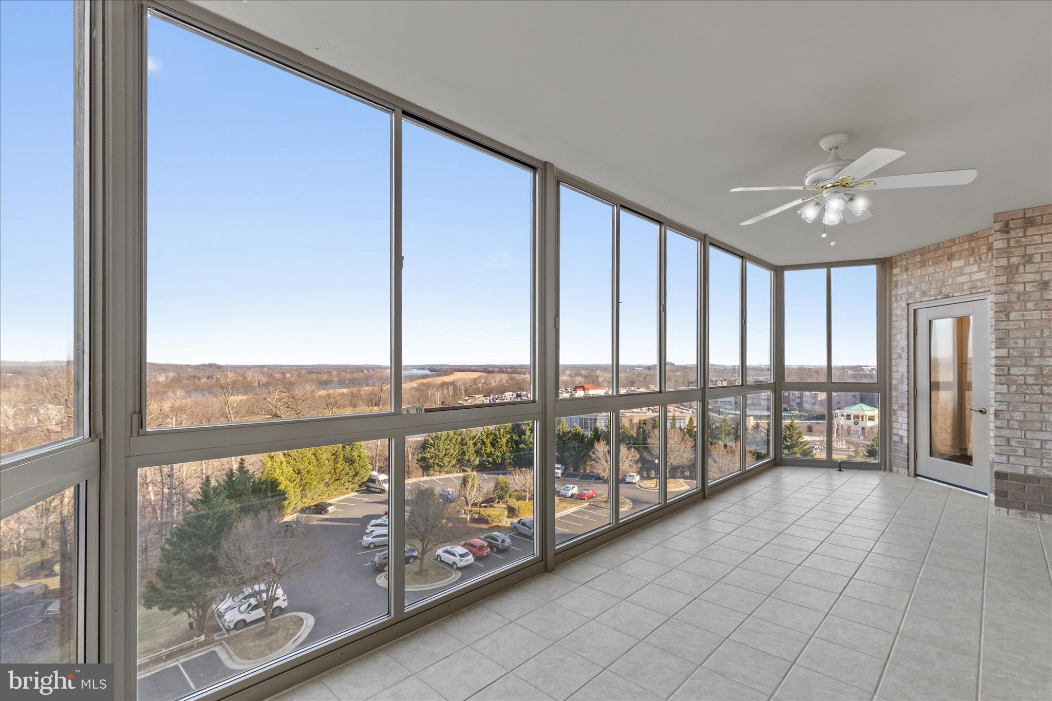 LANSDOWNE WOODS - Residential