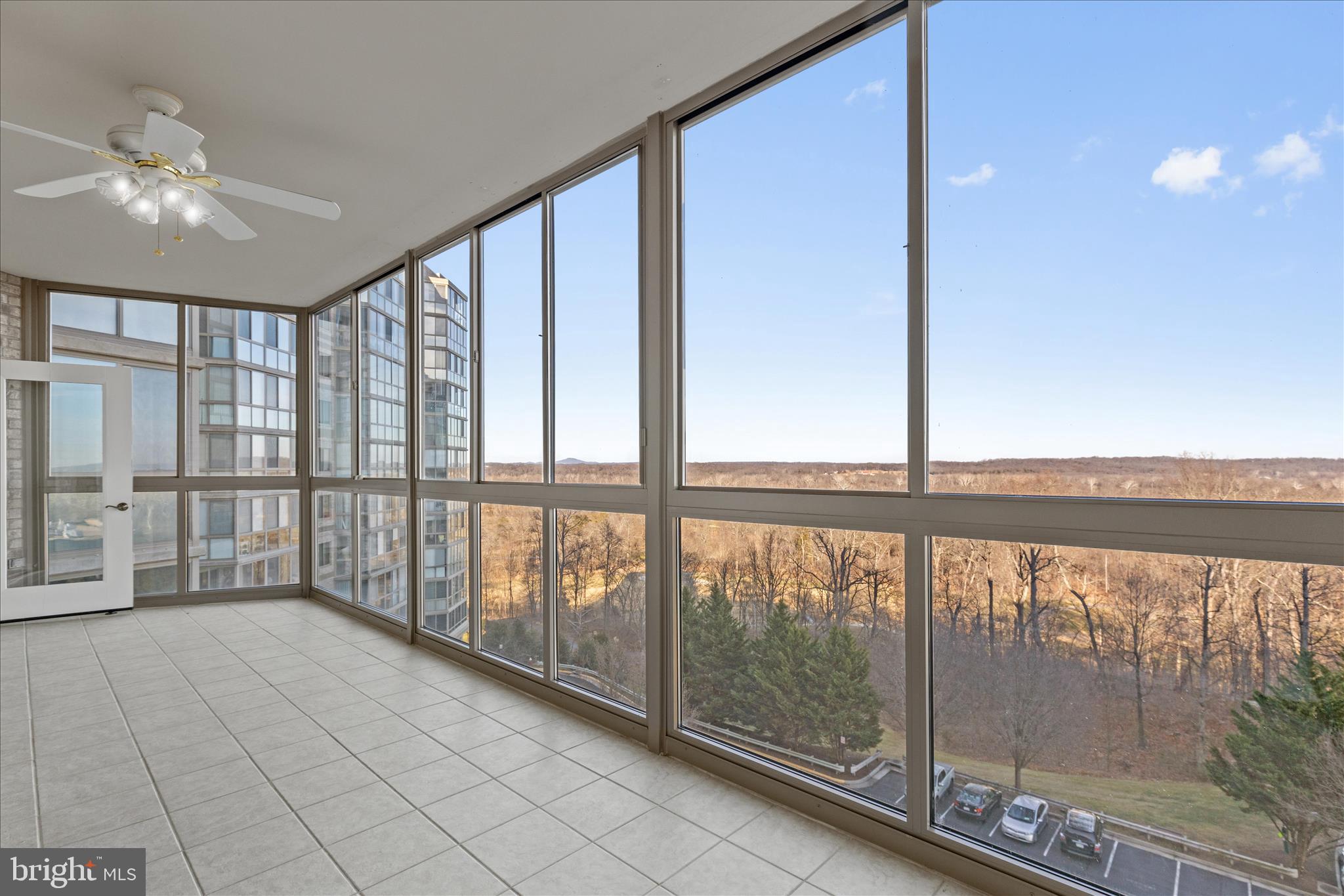 LANSDOWNE WOODS - Residential