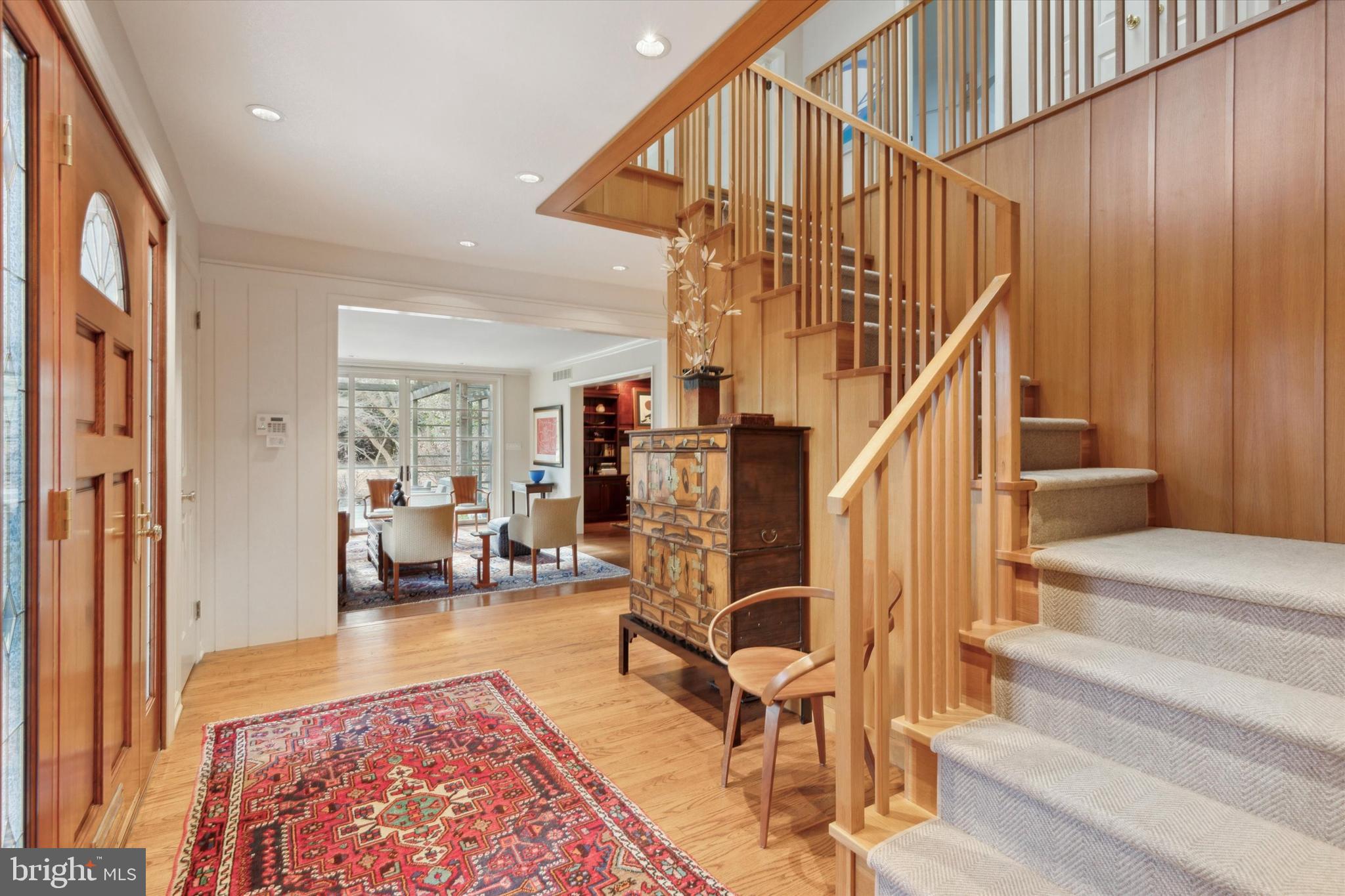 805 E GRAVERS LANE