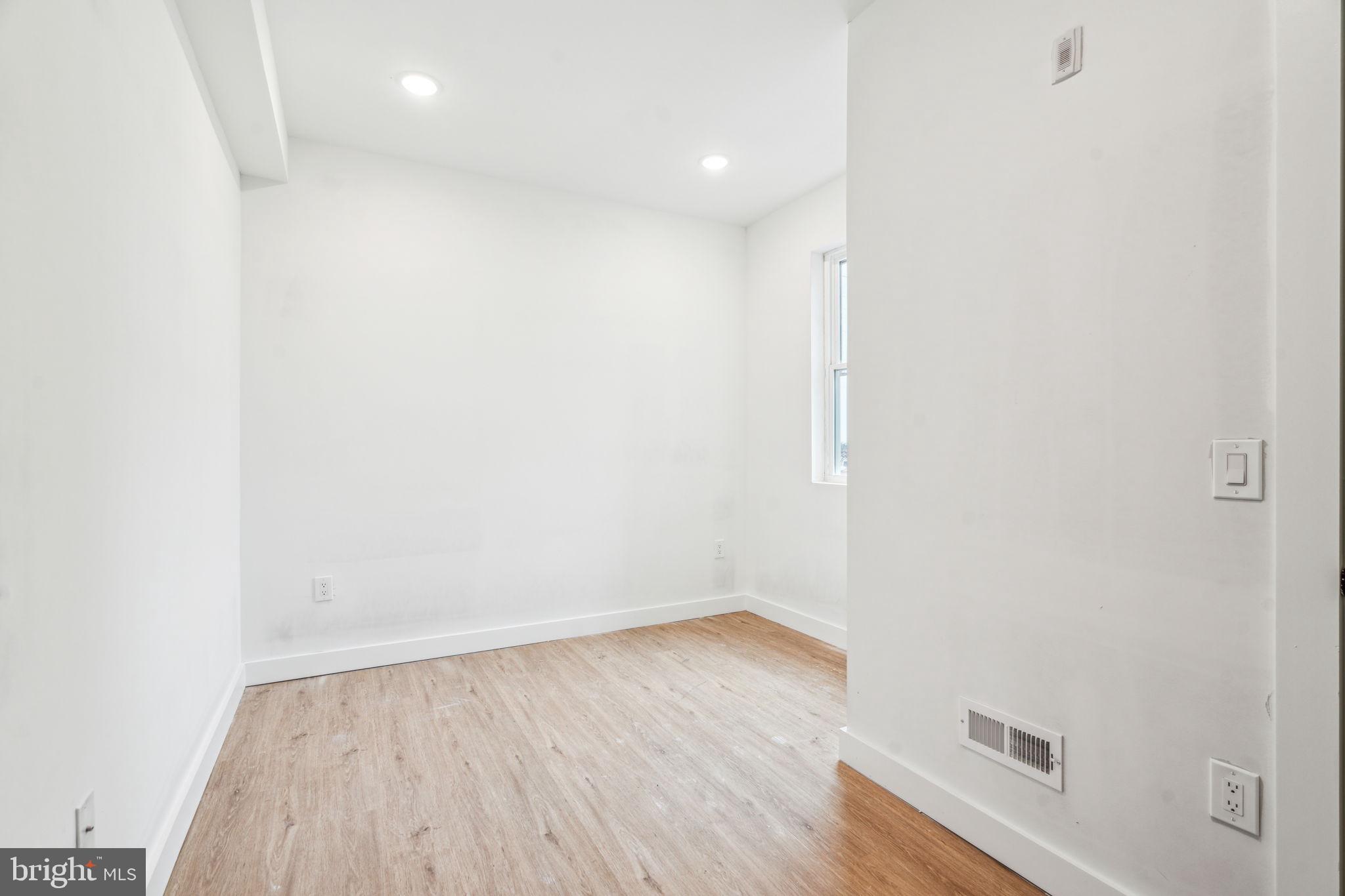 BELMONT - Residential Lease