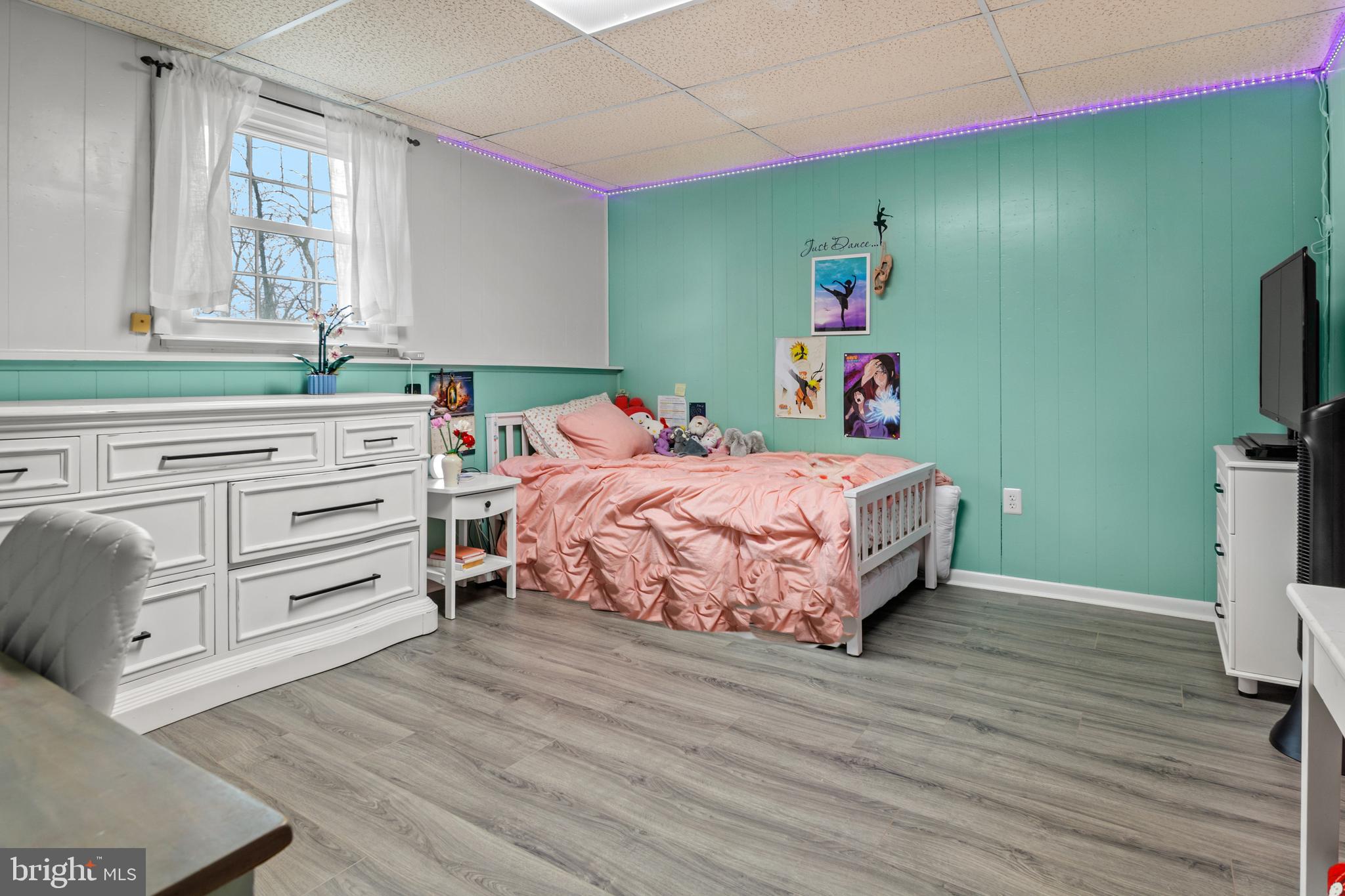 ELVATON ACRES - Residential