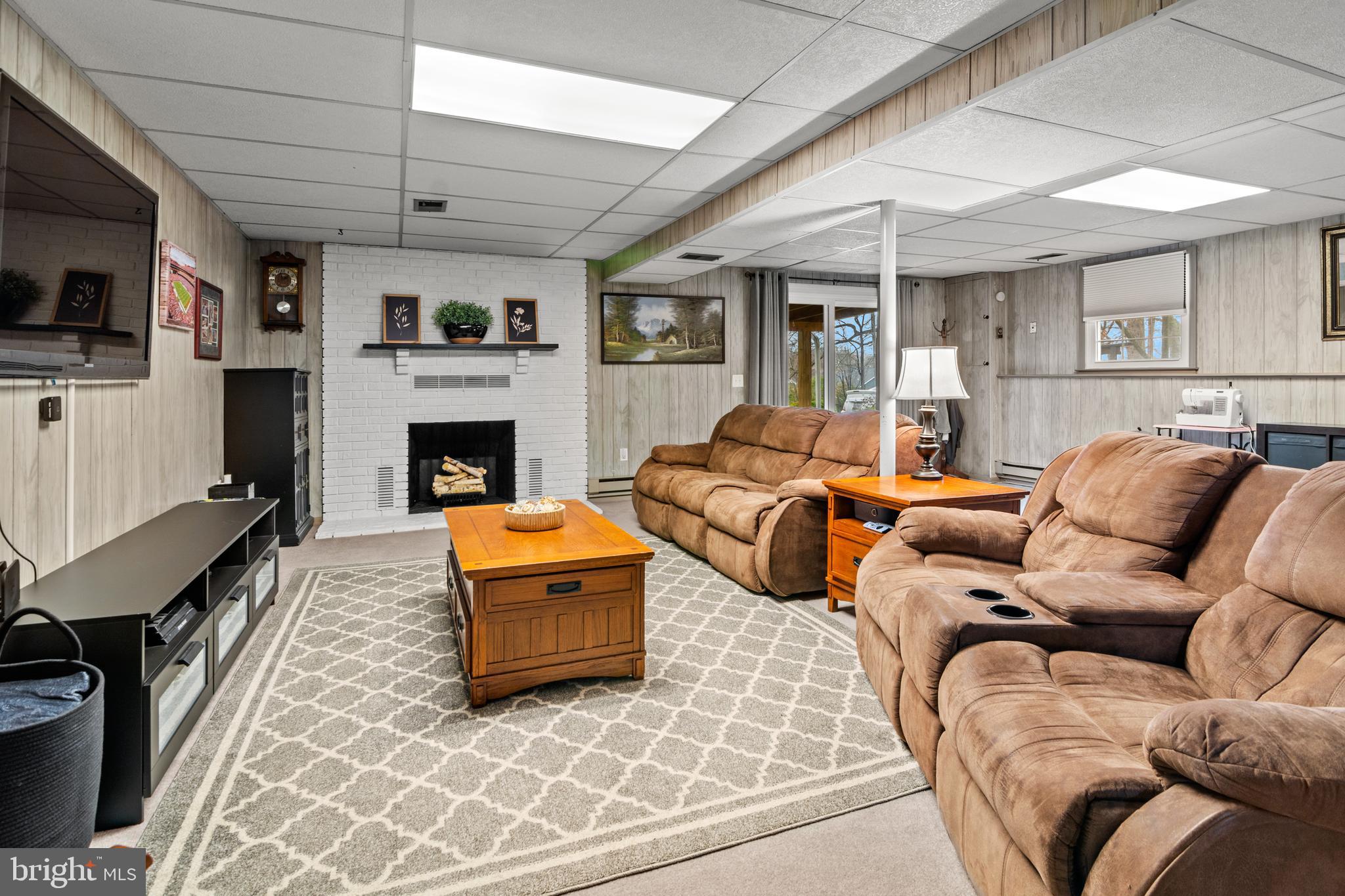 ELVATON ACRES - Residential