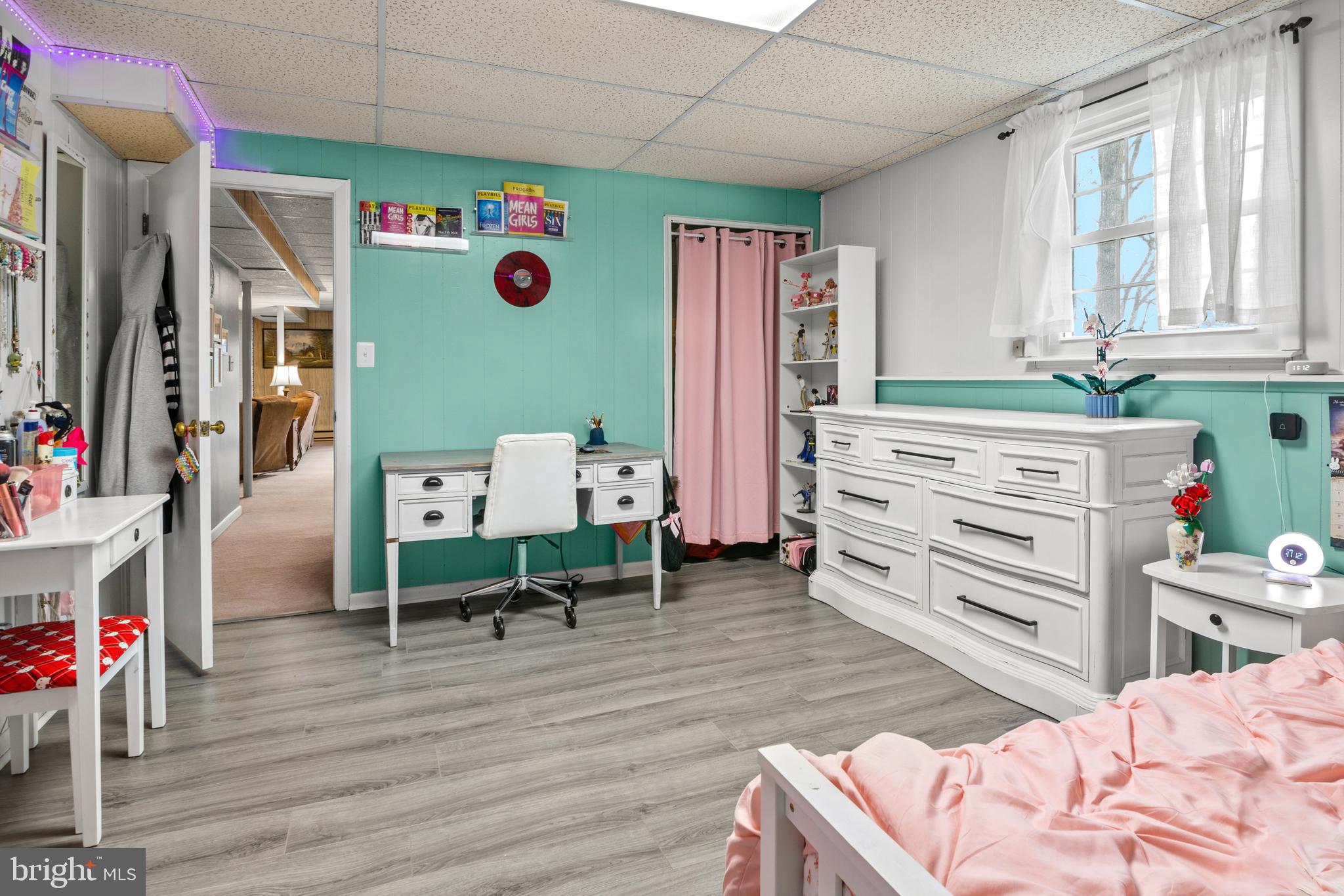 ELVATON ACRES - Residential