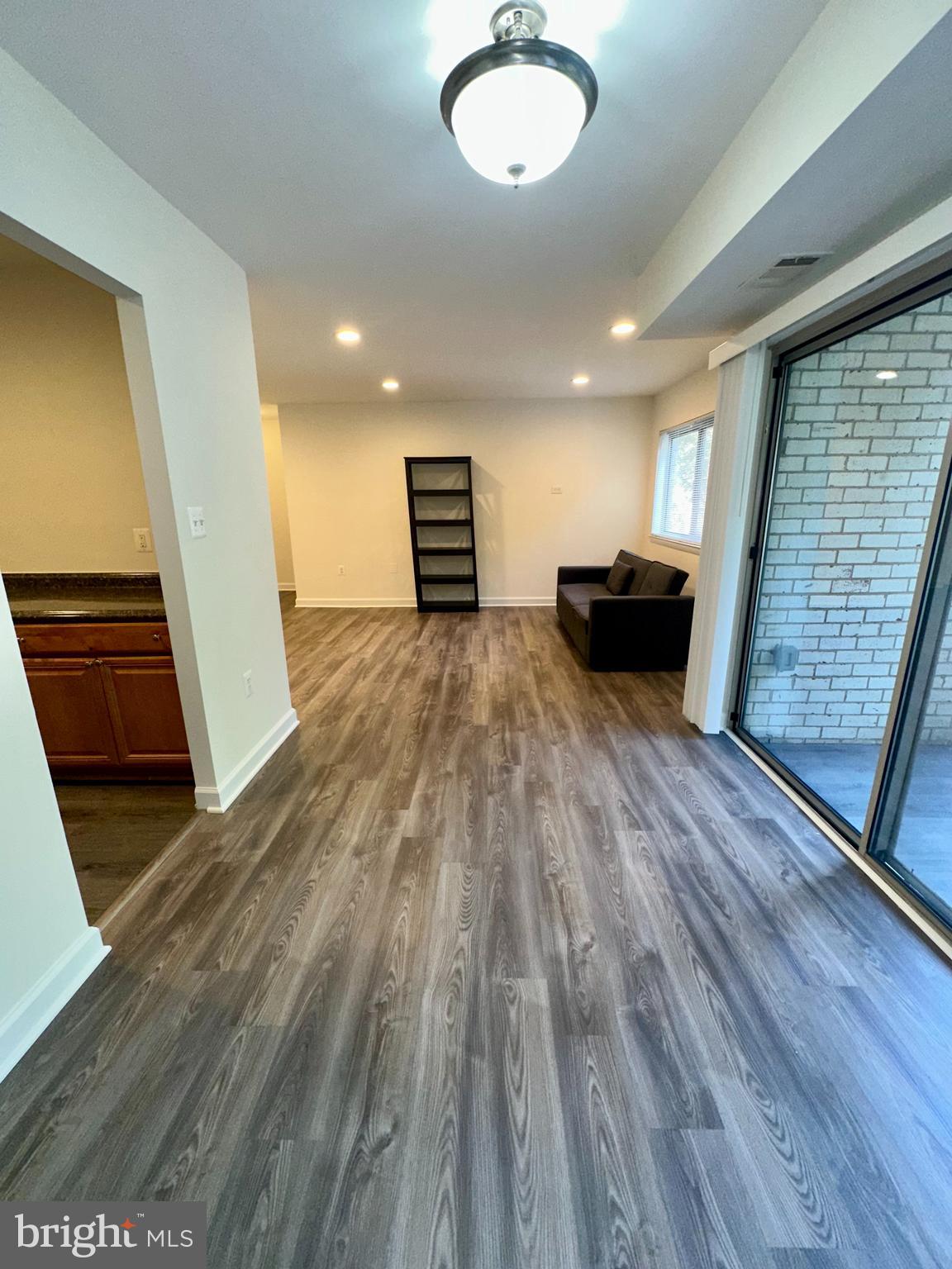 BETHESDA PARK - Residential