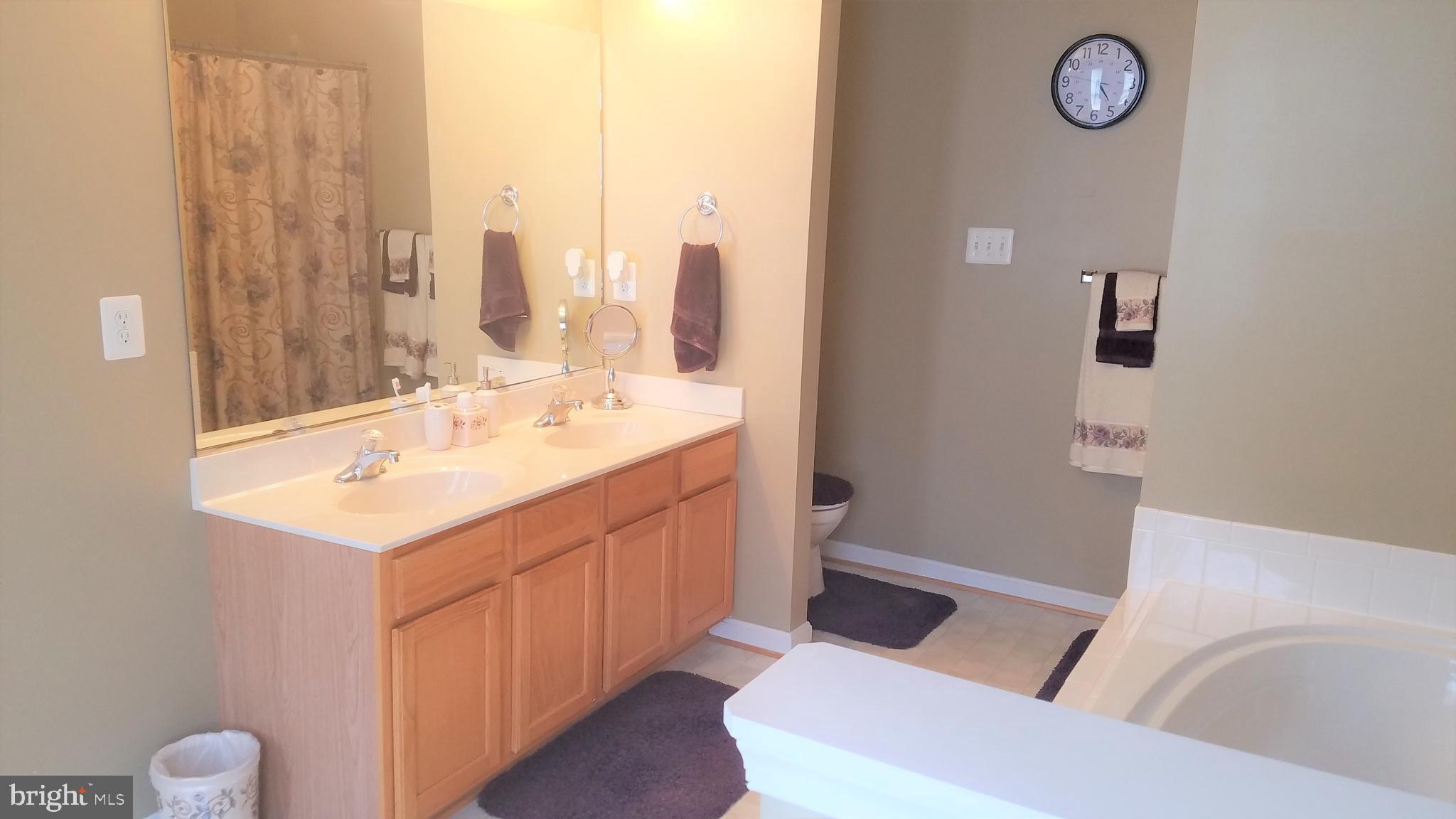 ROLLING MEADOWS - Residential