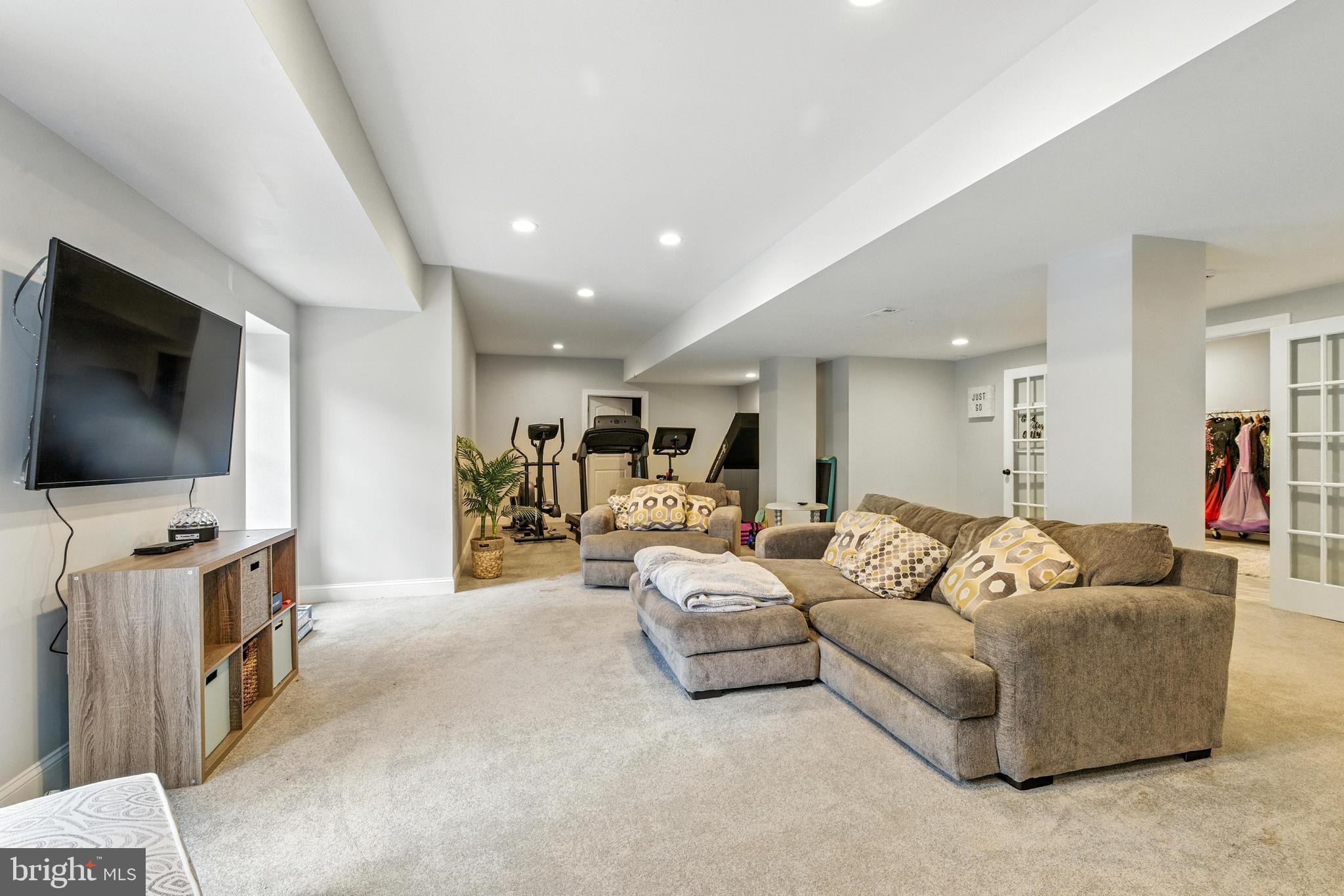 PINE VALLEY AT GLEN - Residential