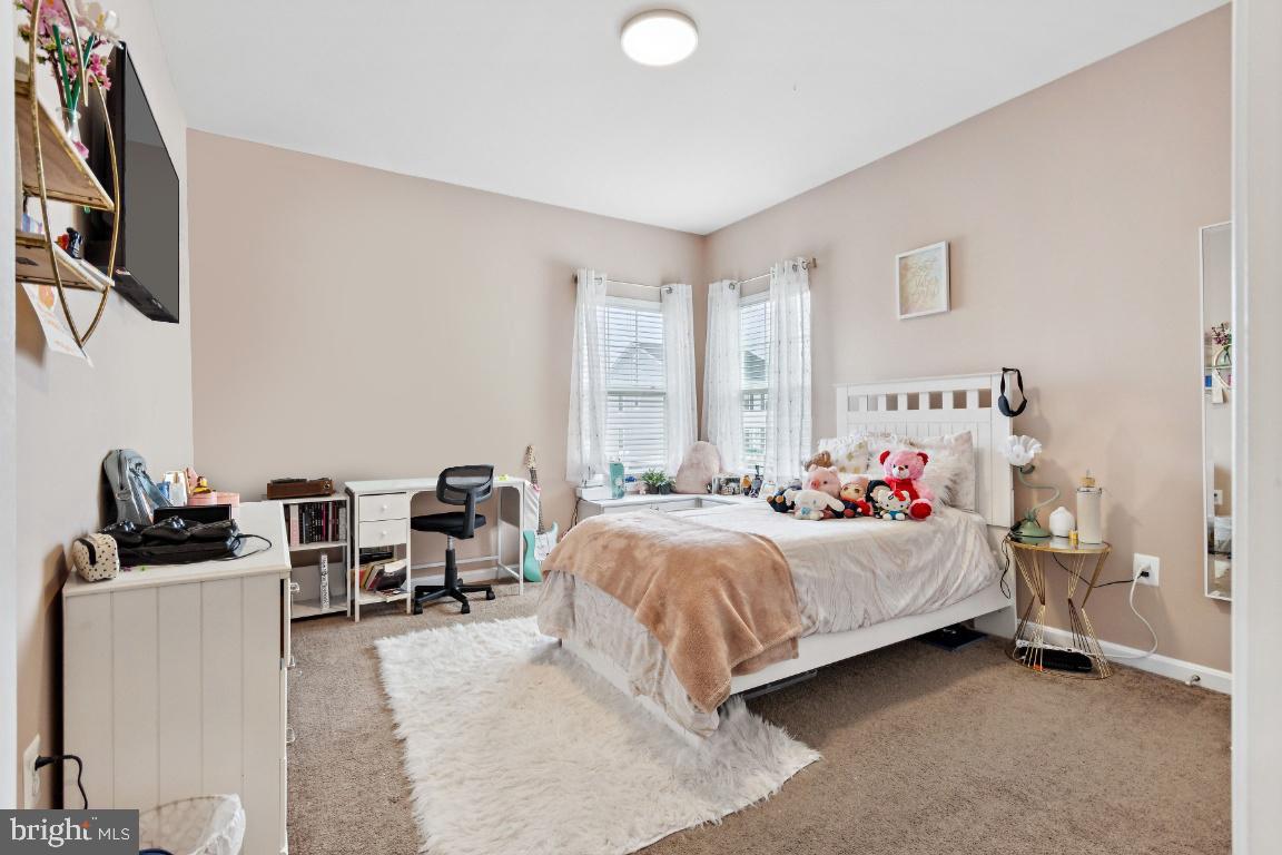 EMBREY MILL - Residential Lease