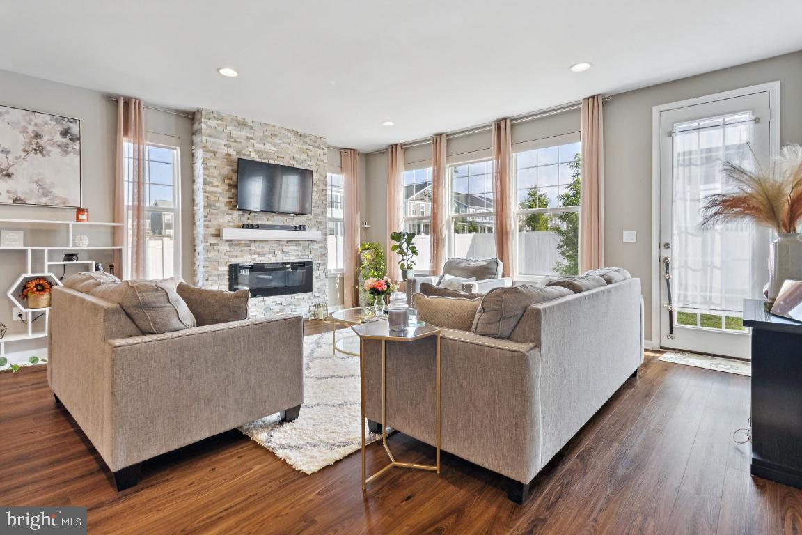 EMBREY MILL - Residential Lease