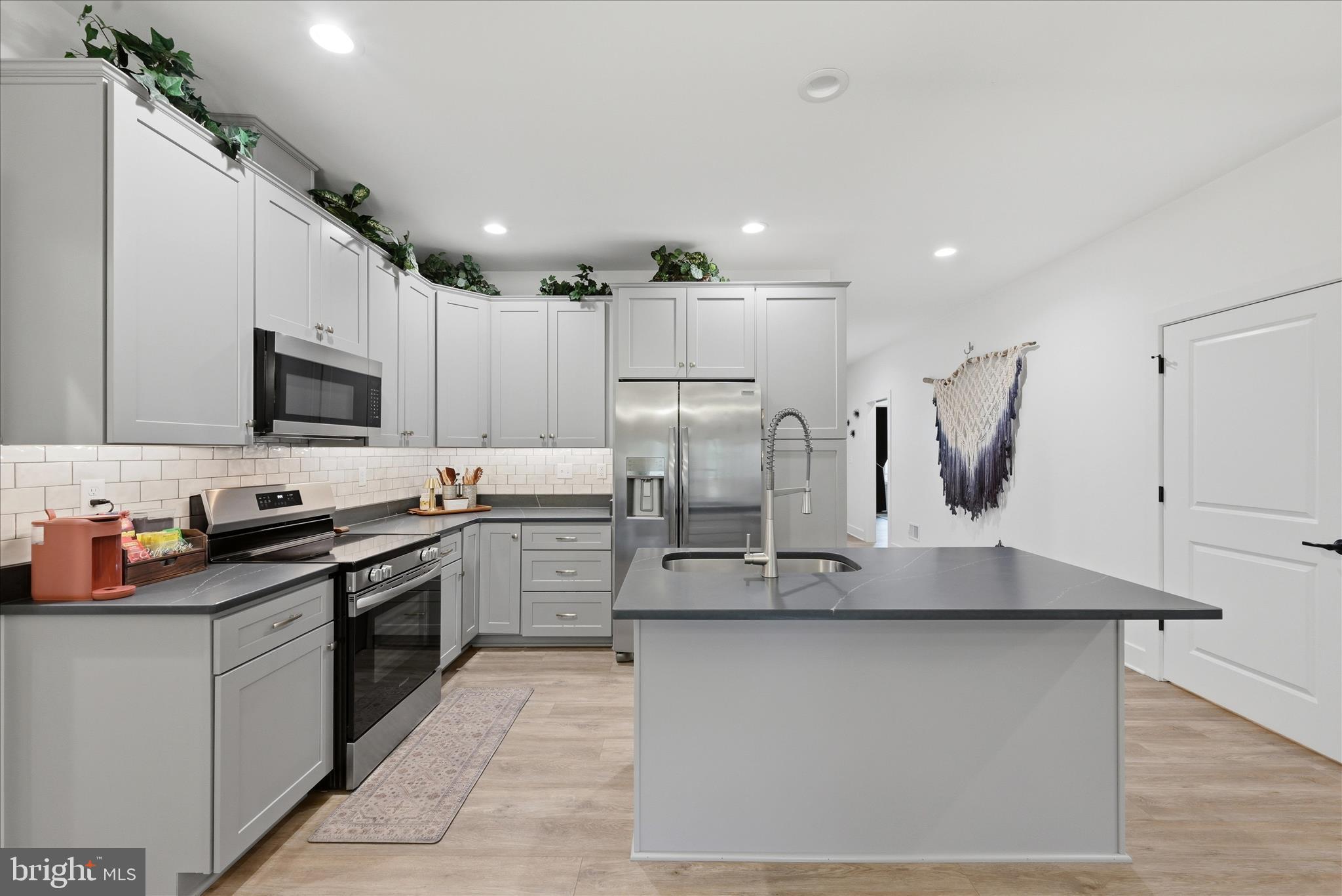 LAKE HOLIDAY ESTATES - Residential