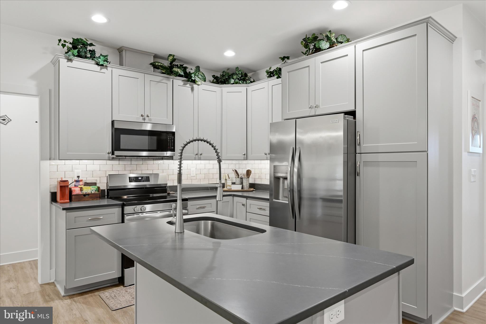 LAKE HOLIDAY ESTATES - Residential