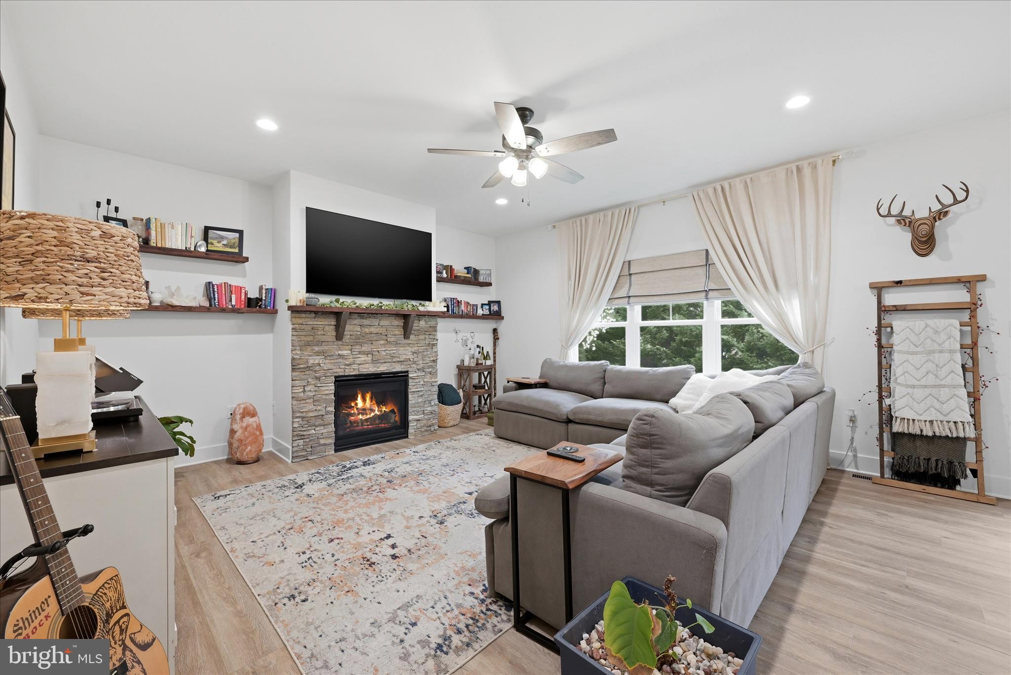 LAKE HOLIDAY ESTATES - Residential