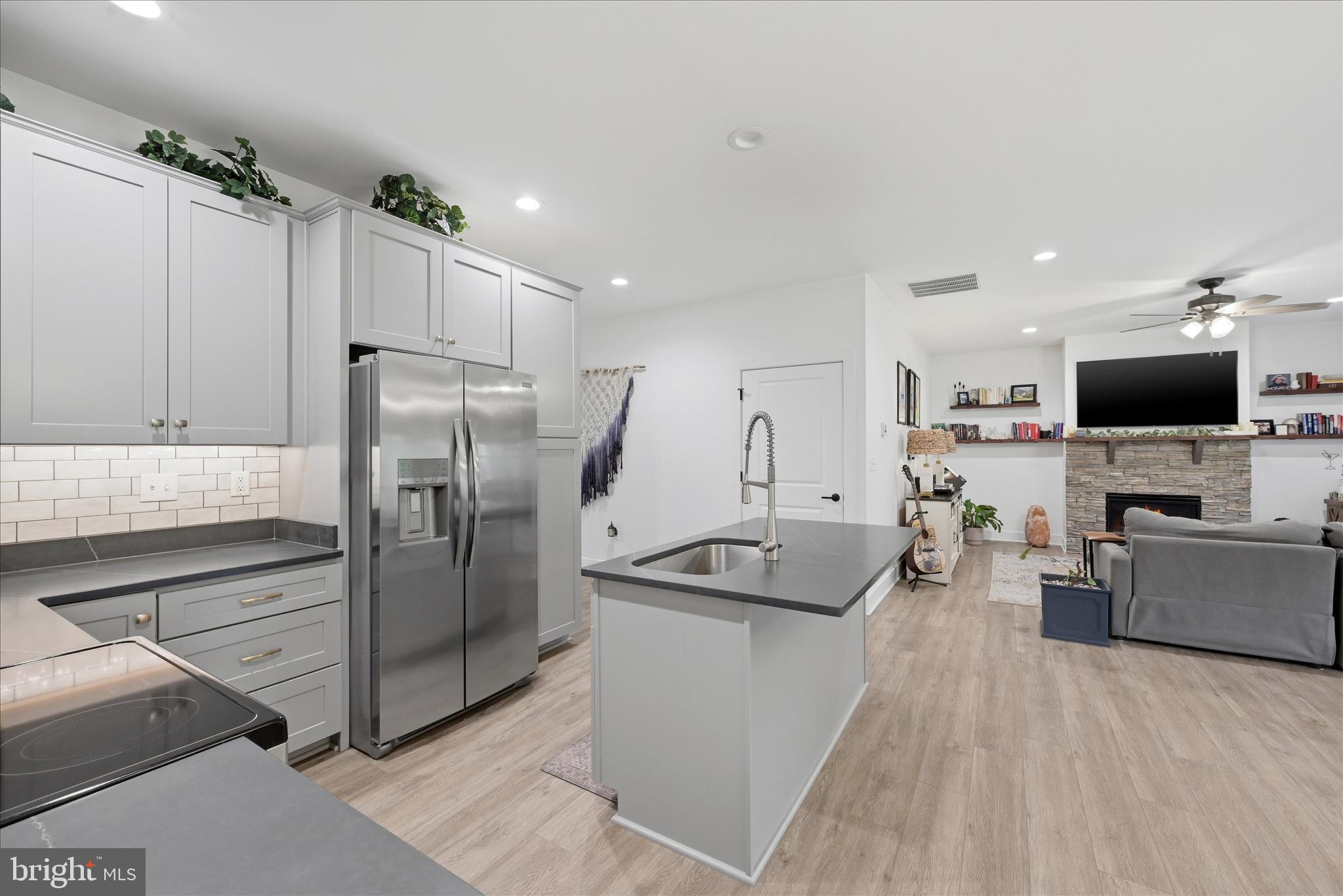 LAKE HOLIDAY ESTATES - Residential