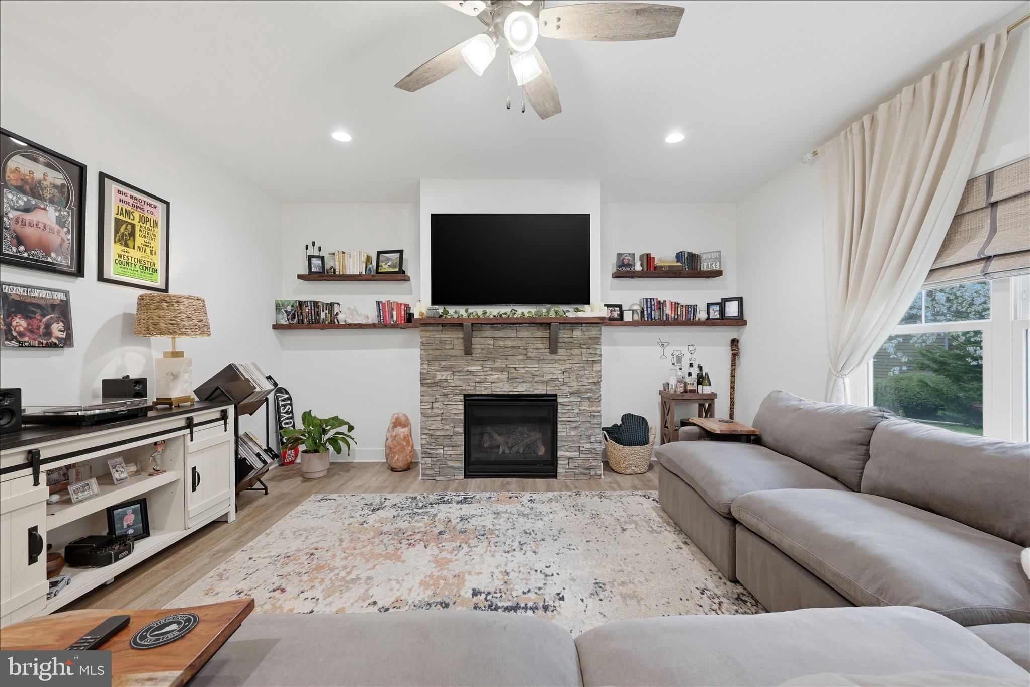 LAKE HOLIDAY ESTATES - Residential