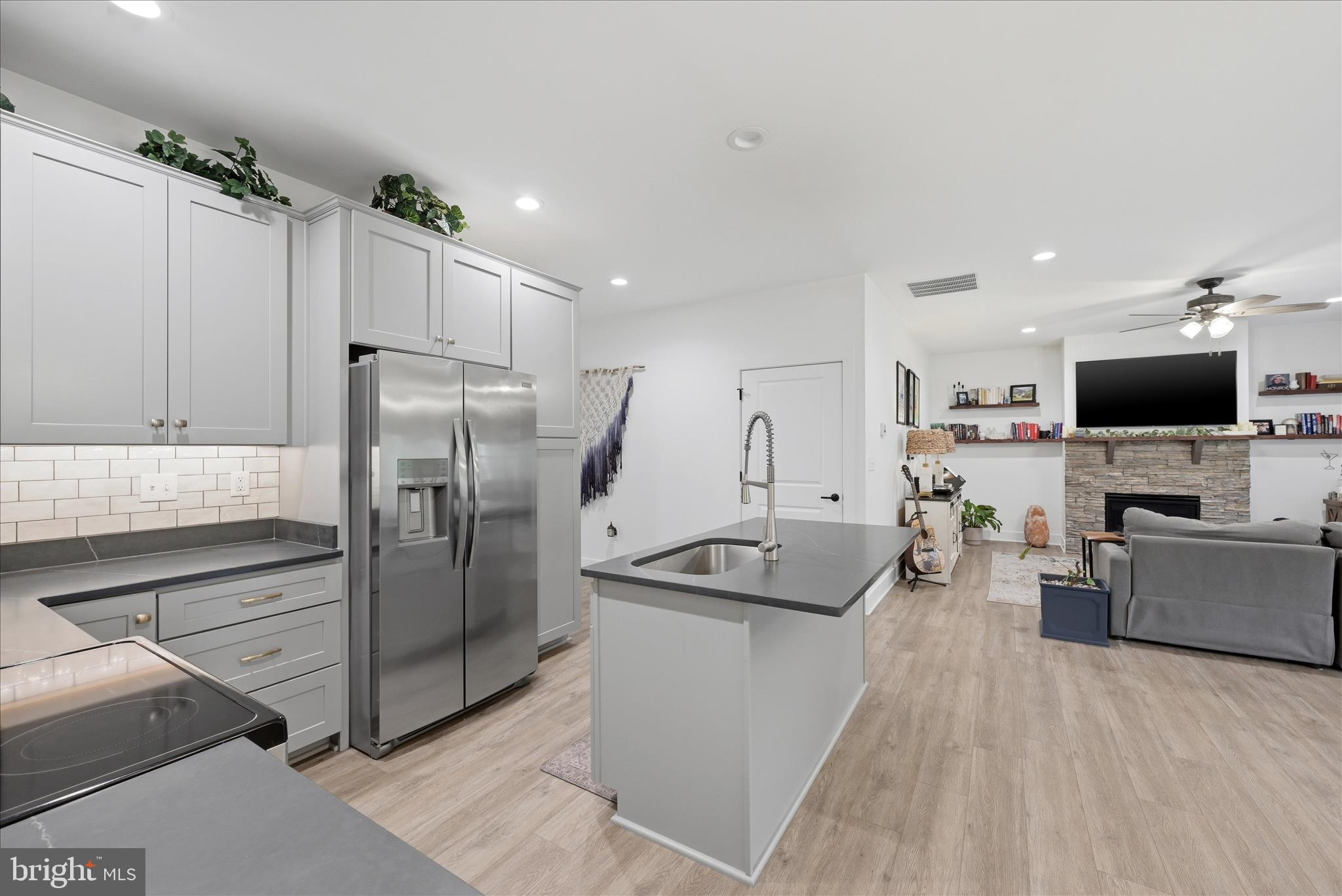 LAKE HOLIDAY ESTATES - Residential