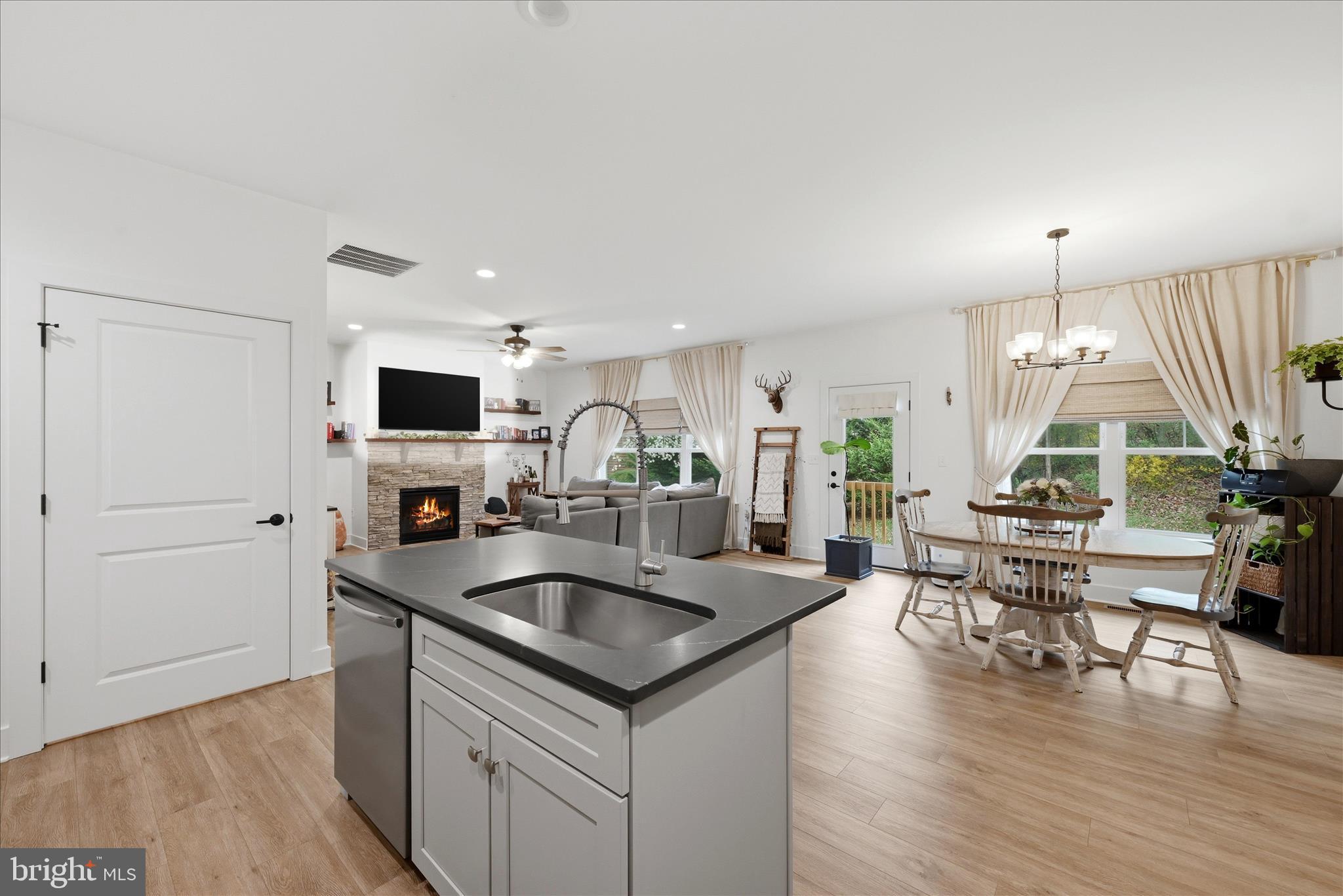 LAKE HOLIDAY ESTATES - Residential