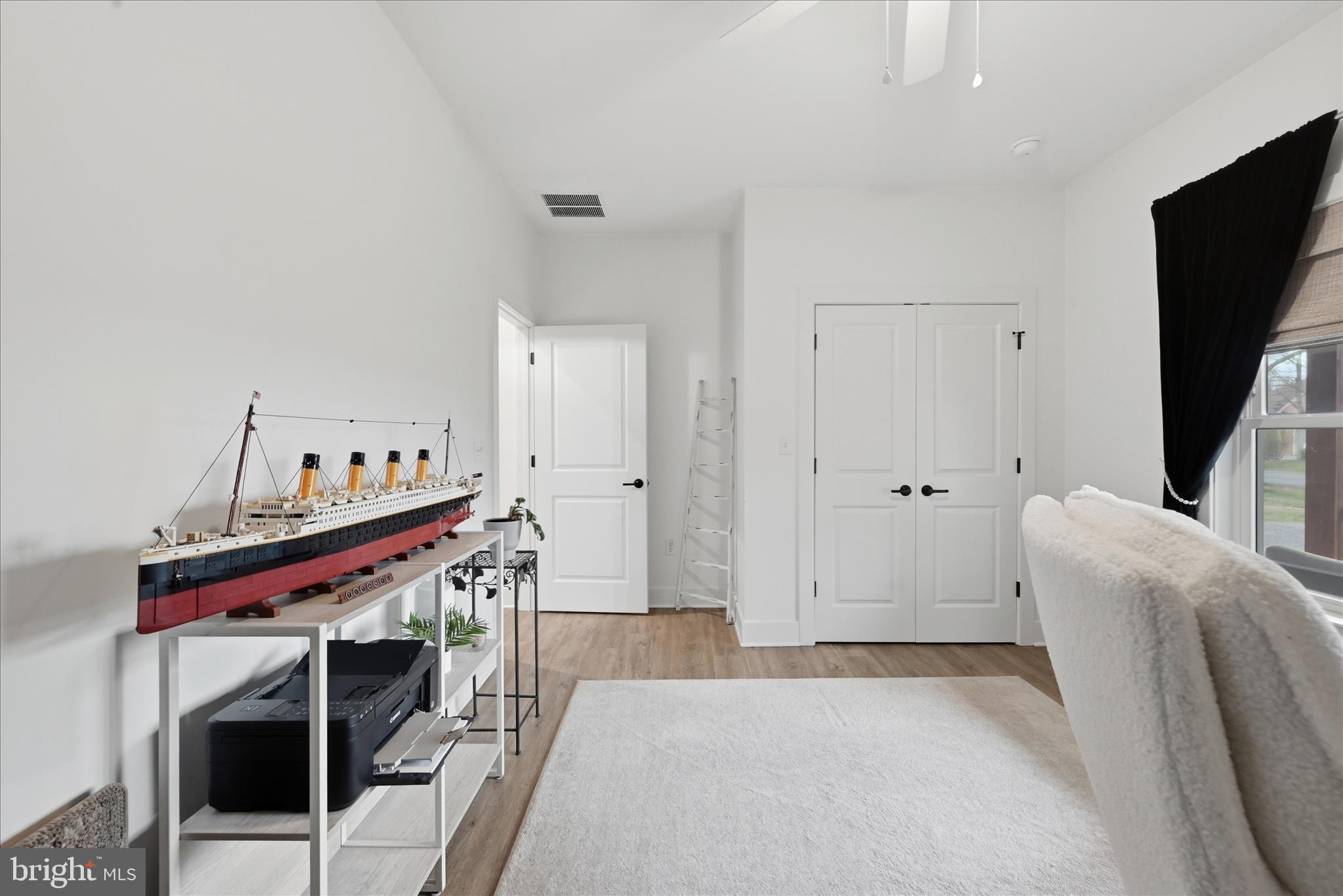 LAKE HOLIDAY ESTATES - Residential