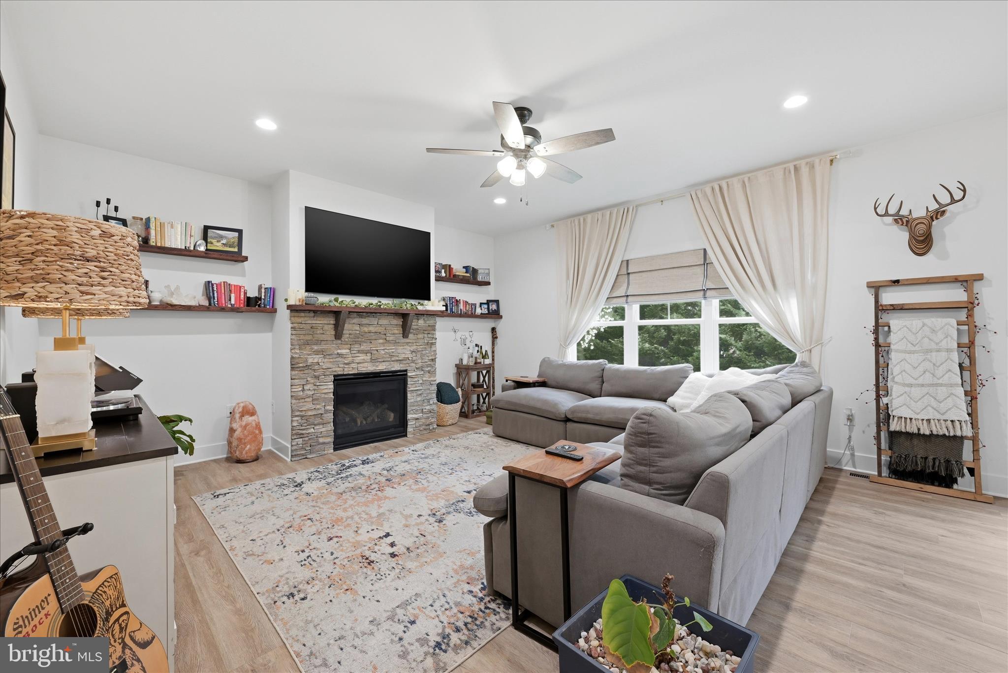 LAKE HOLIDAY ESTATES - Residential