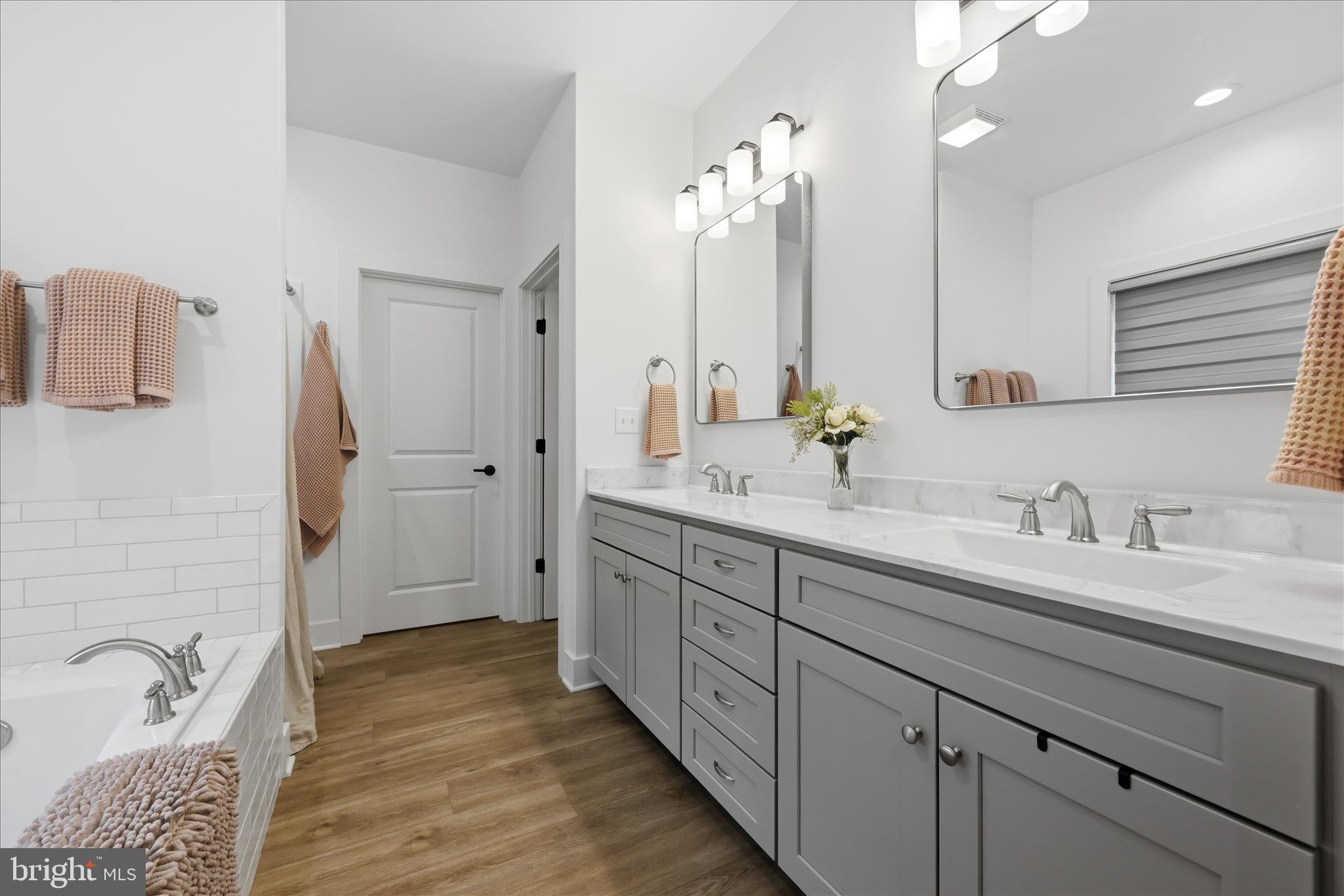 LAKE HOLIDAY ESTATES - Residential