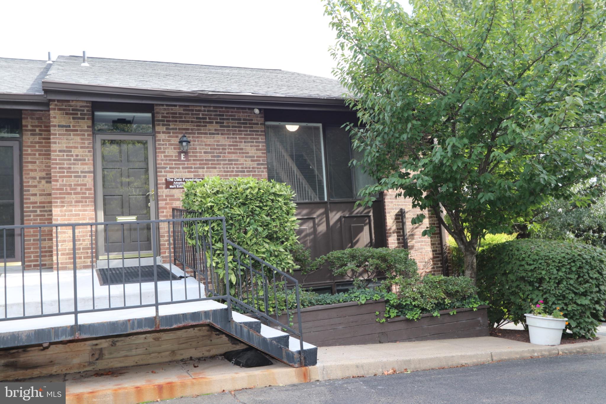 311 MAPLE AVENUE W UNIT E