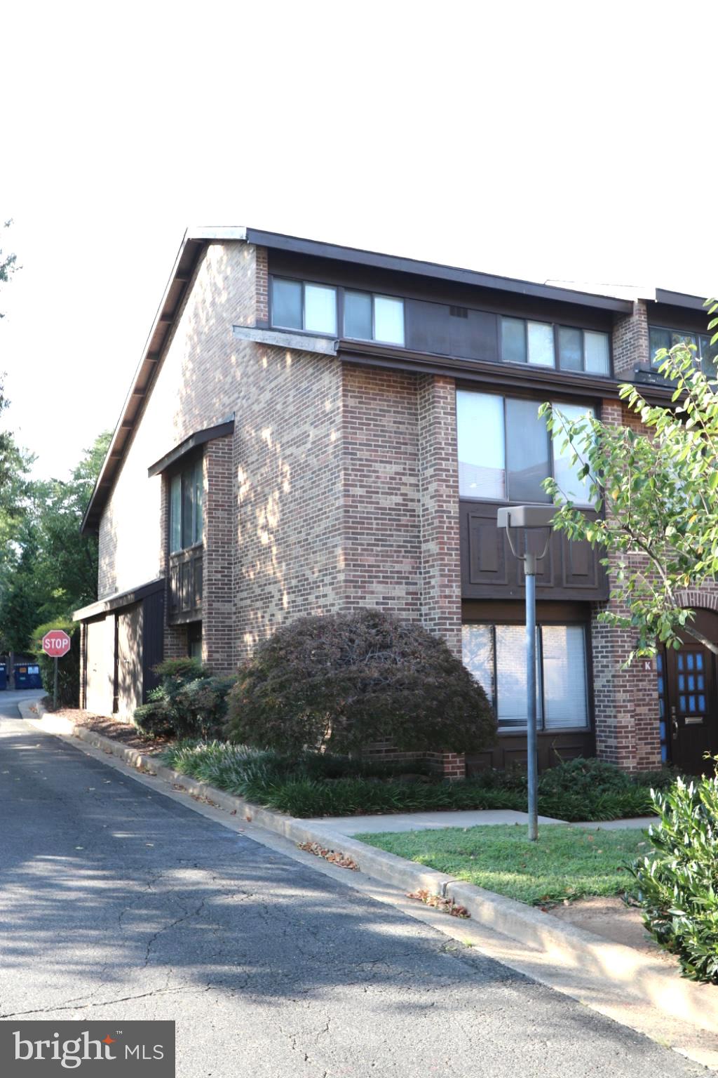 311 MAPLE AVENUE W UNIT E