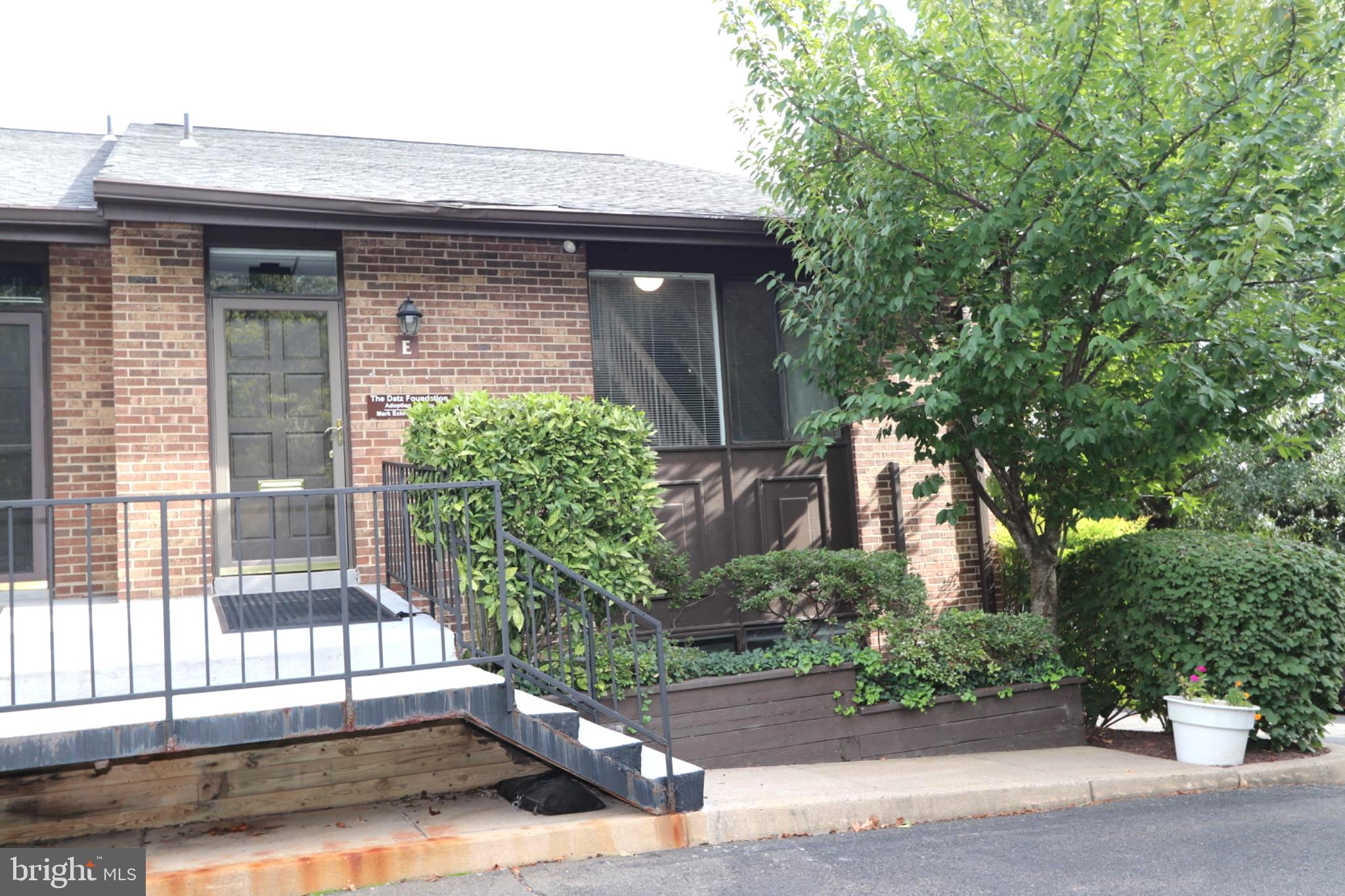 311 MAPLE AVENUE W UNIT E