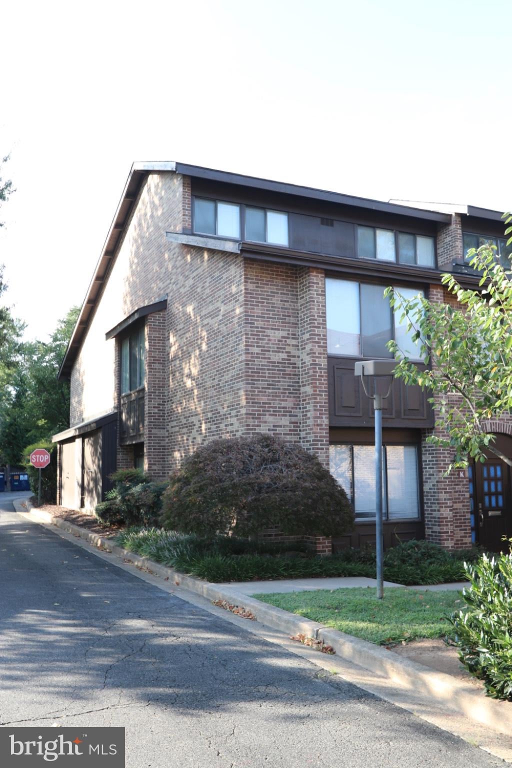 311 MAPLE AVENUE W UNIT E