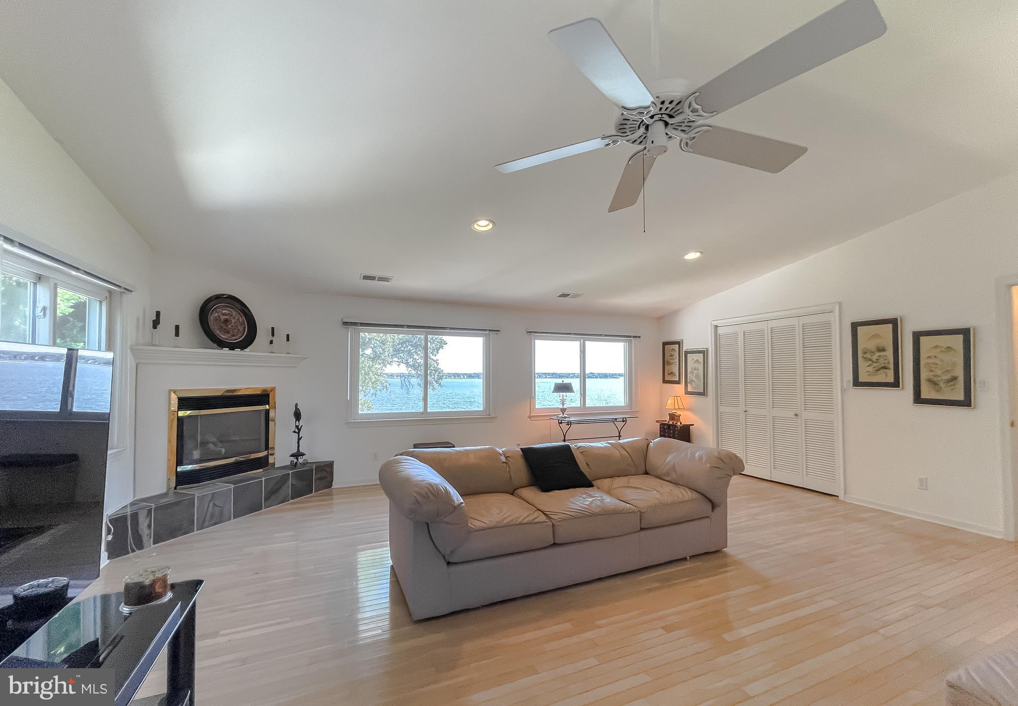 ESPERANZA FARMS - Residential