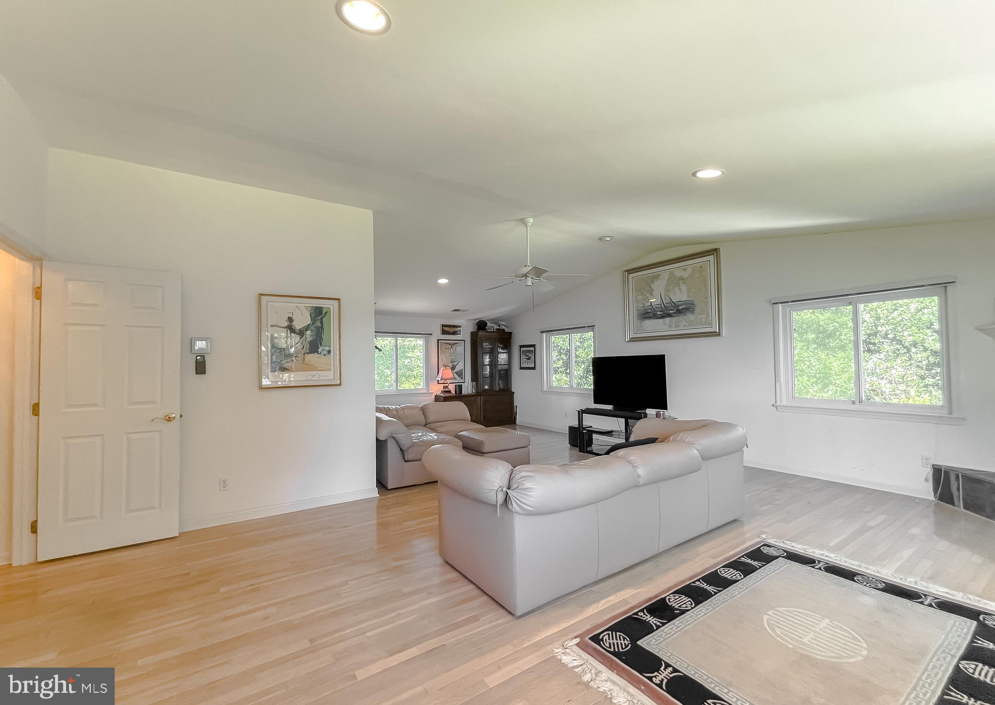 ESPERANZA FARMS - Residential