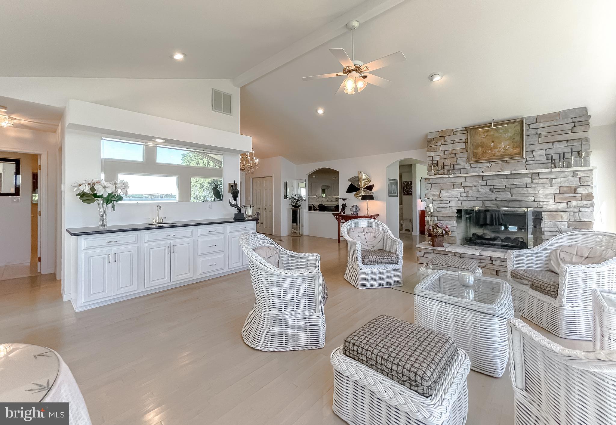 ESPERANZA FARMS - Residential