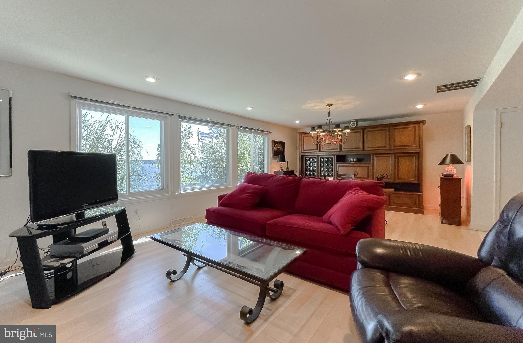 ESPERANZA FARMS - Residential