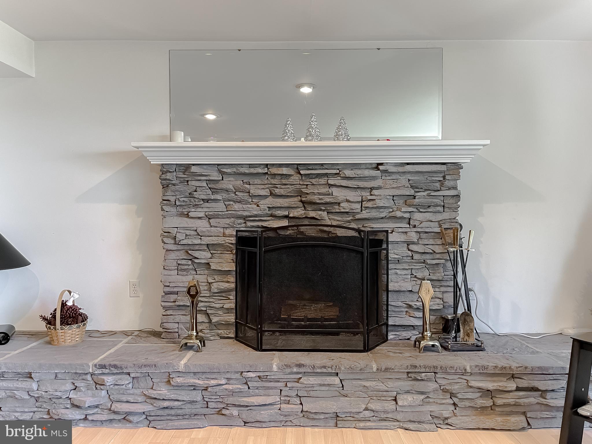 ESPERANZA FARMS - Residential