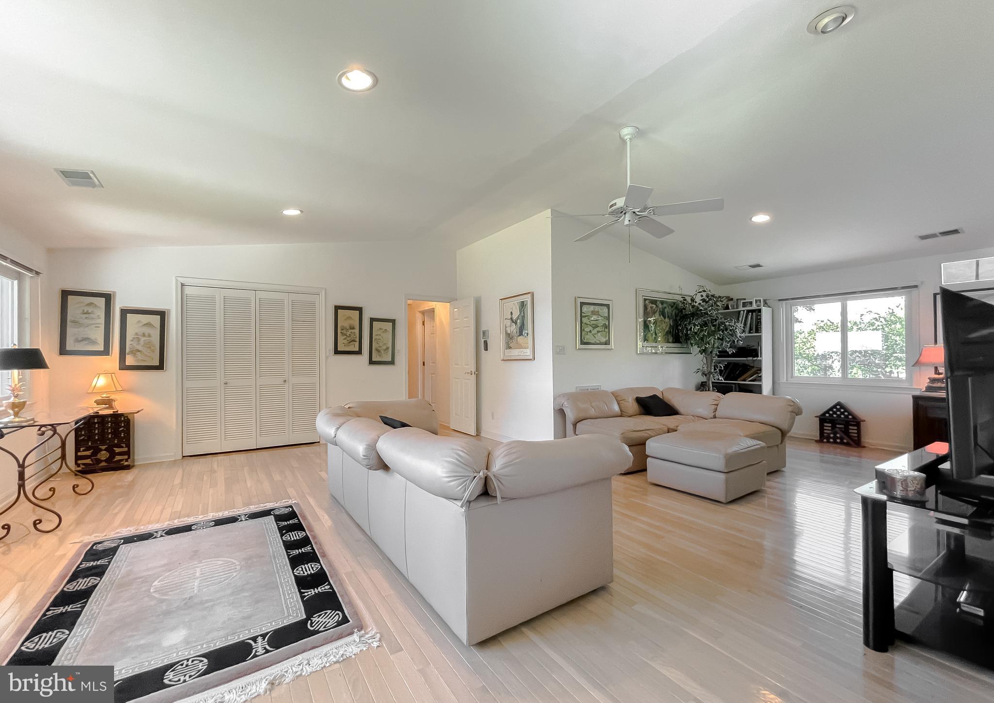 ESPERANZA FARMS - Residential