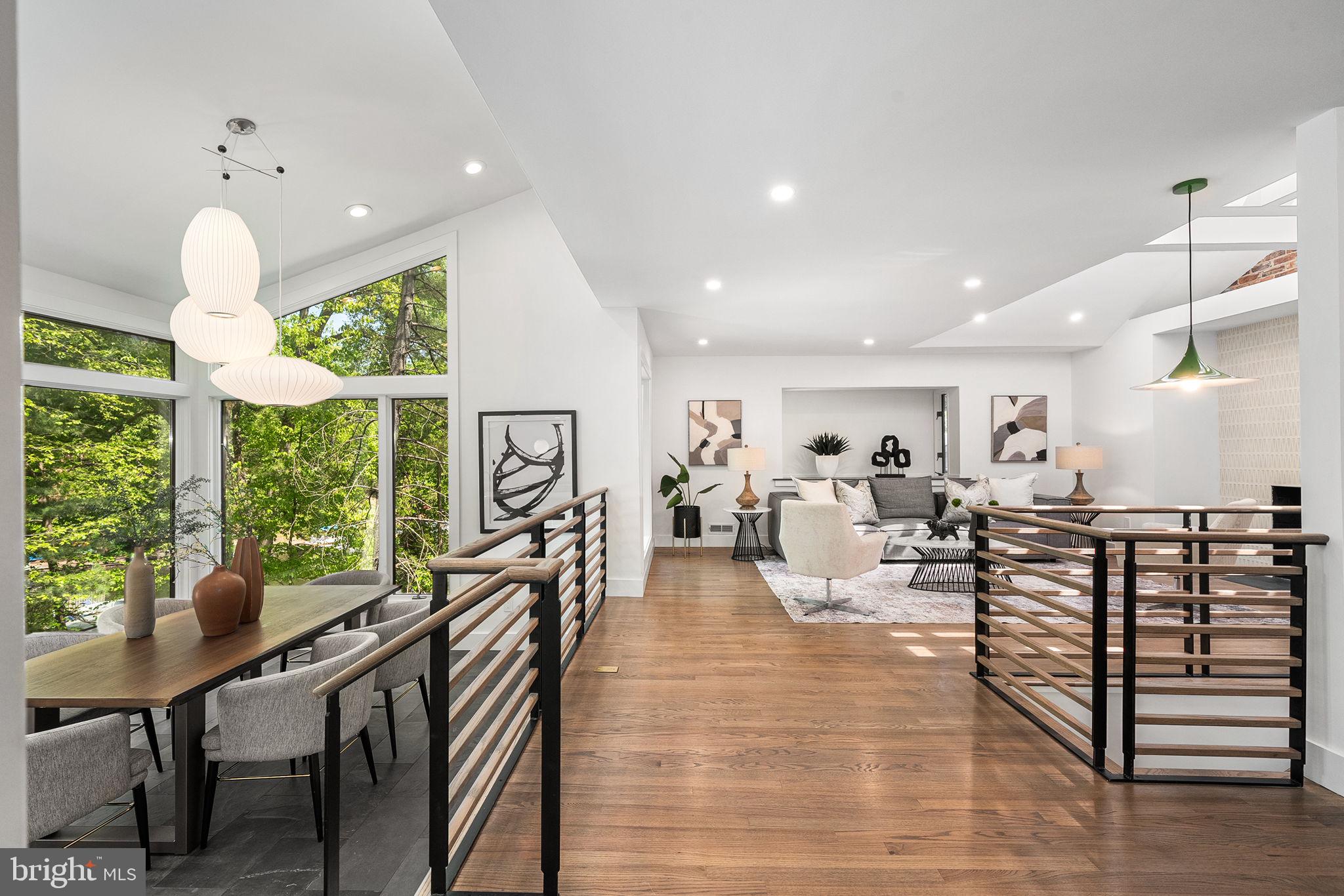 LAKE BARCROFT - Residential