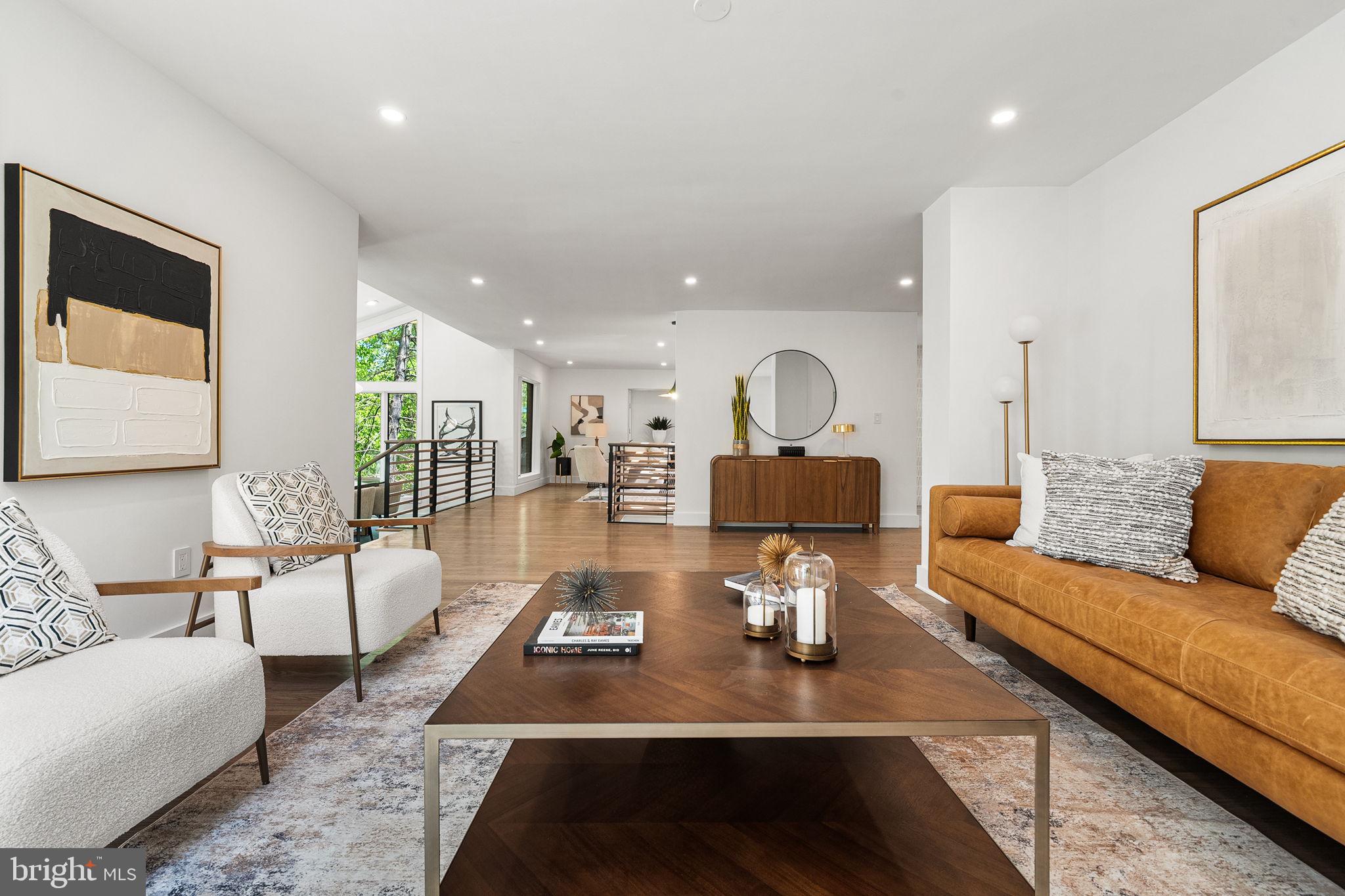 LAKE BARCROFT - Residential