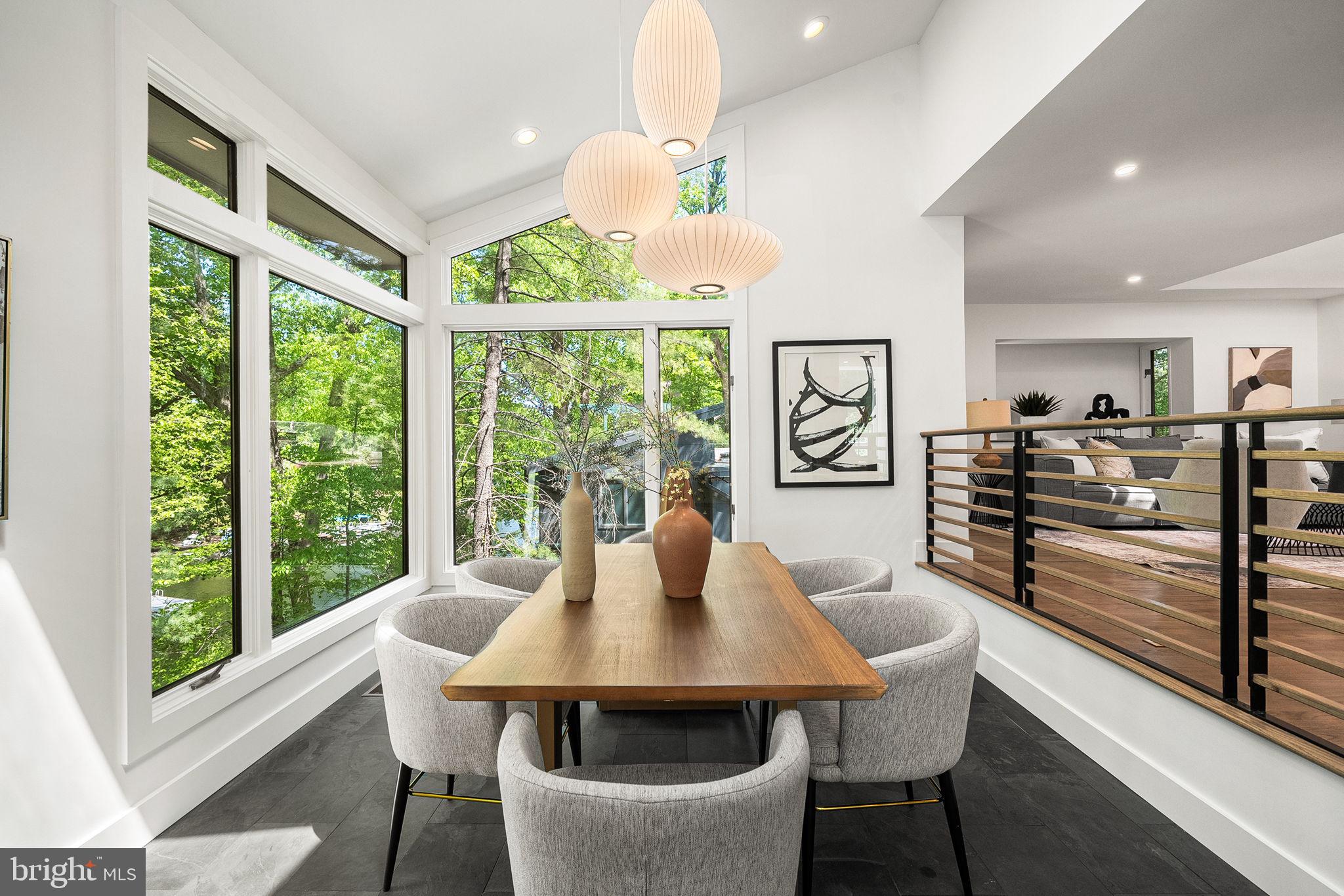 LAKE BARCROFT - Residential