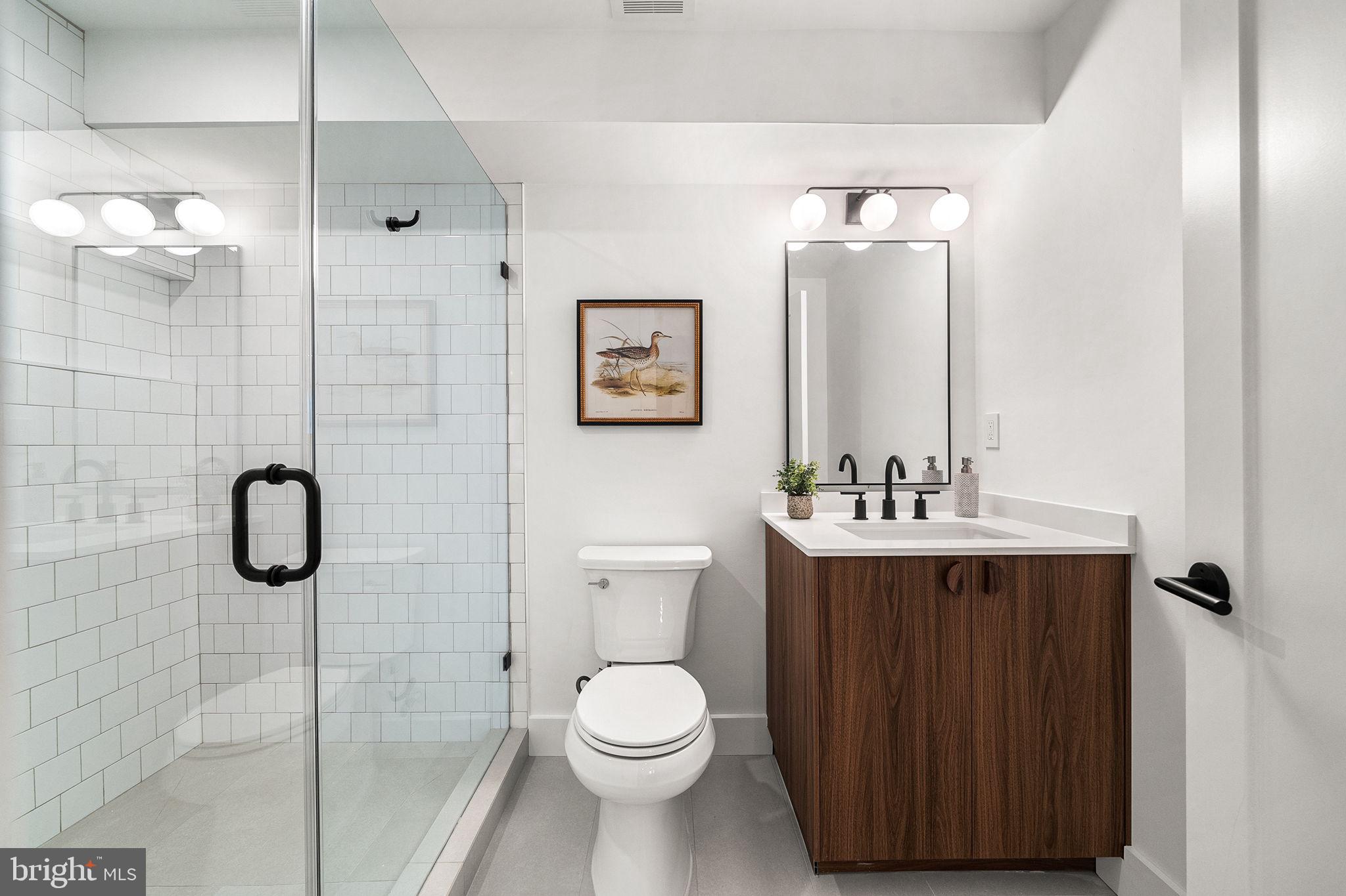 LAKE BARCROFT - Residential