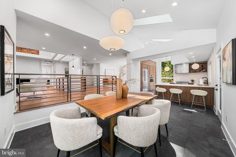 Photo of 3800 Lakeview Terrace, FALLS CHURCH, VA 22041 (MLS # VAFX2306370)