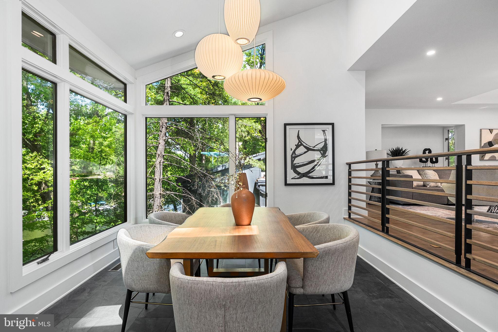 LAKE BARCROFT - Residential
