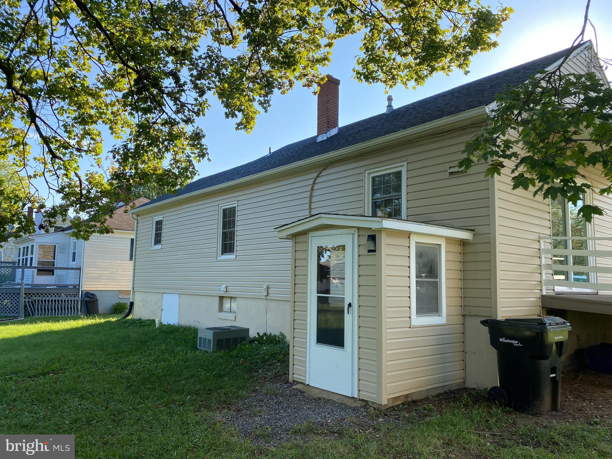 C D DYE - Residential Lease