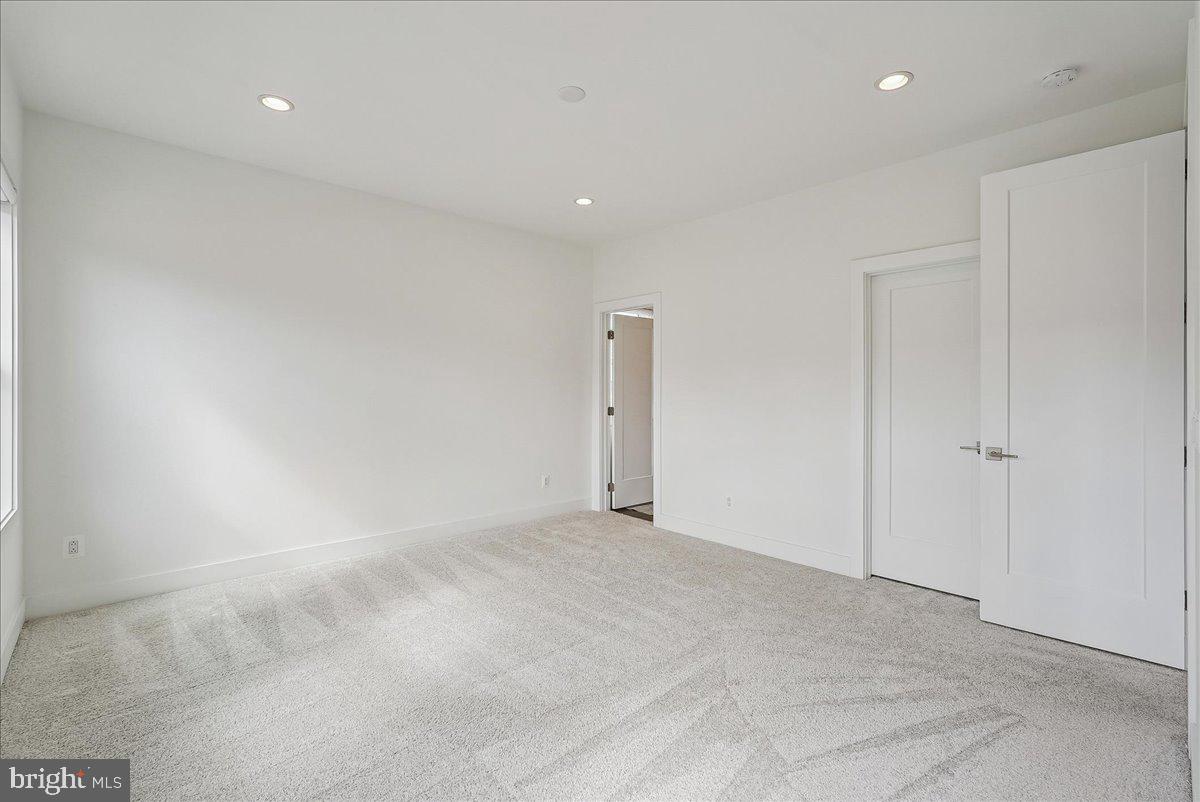 LENAH MILL - Residential