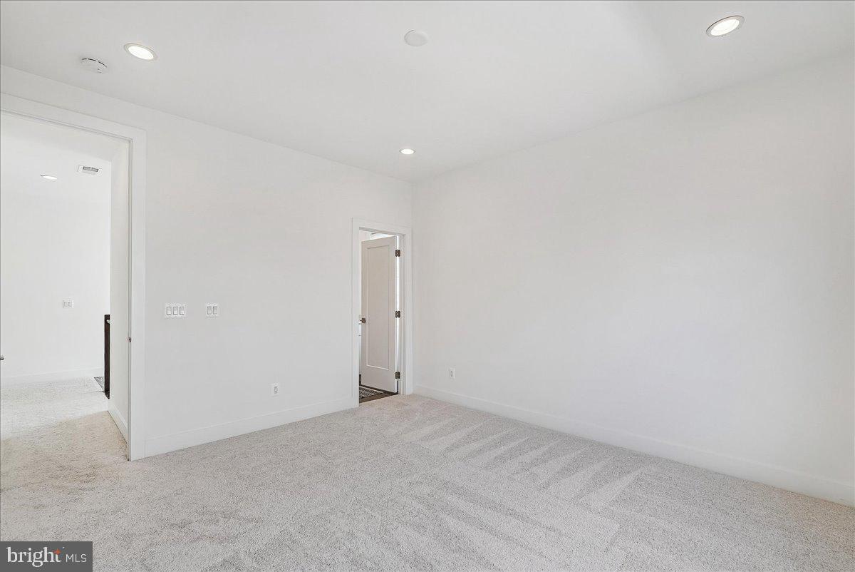 LENAH MILL - Residential