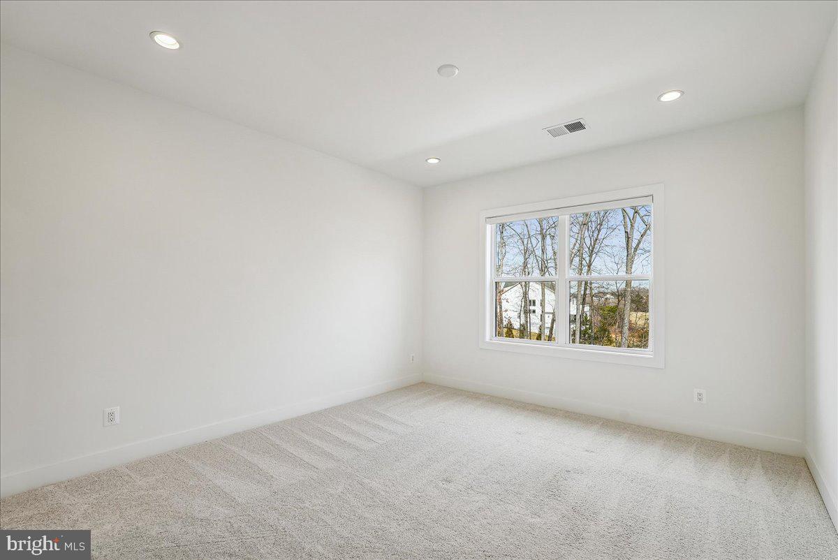 LENAH MILL - Residential