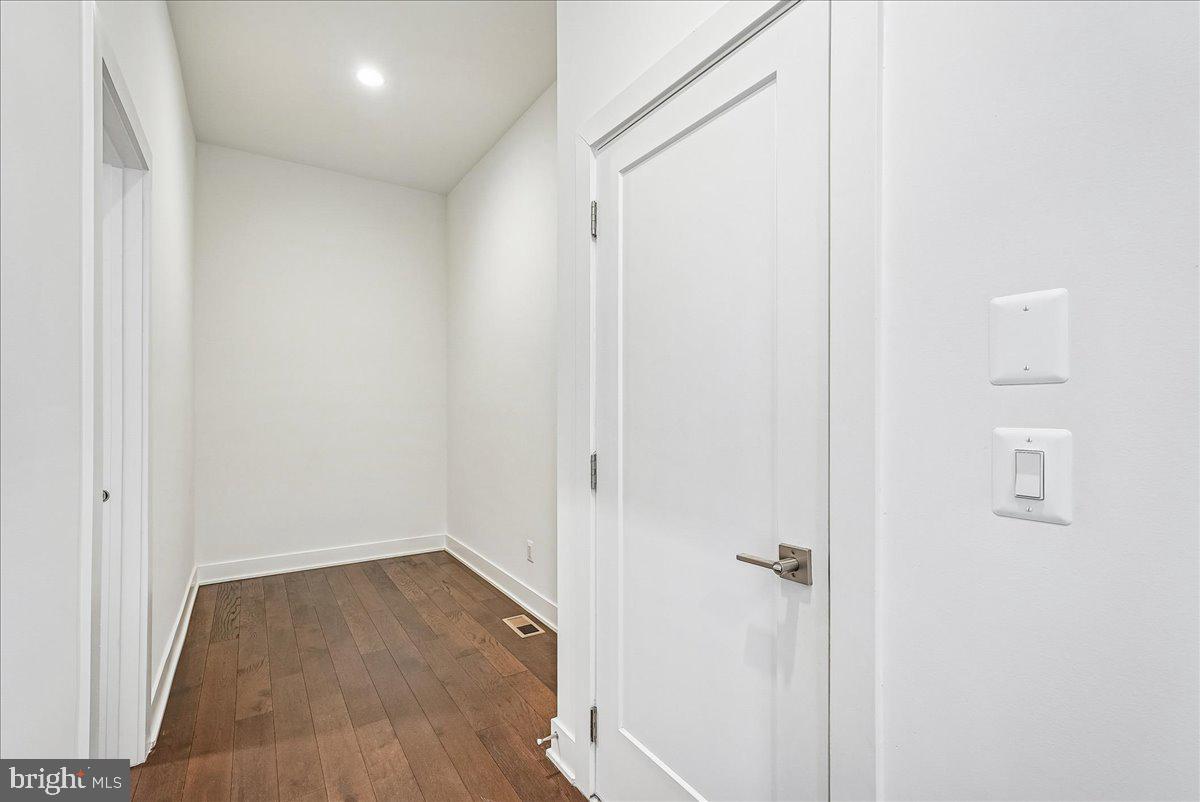 LENAH MILL - Residential