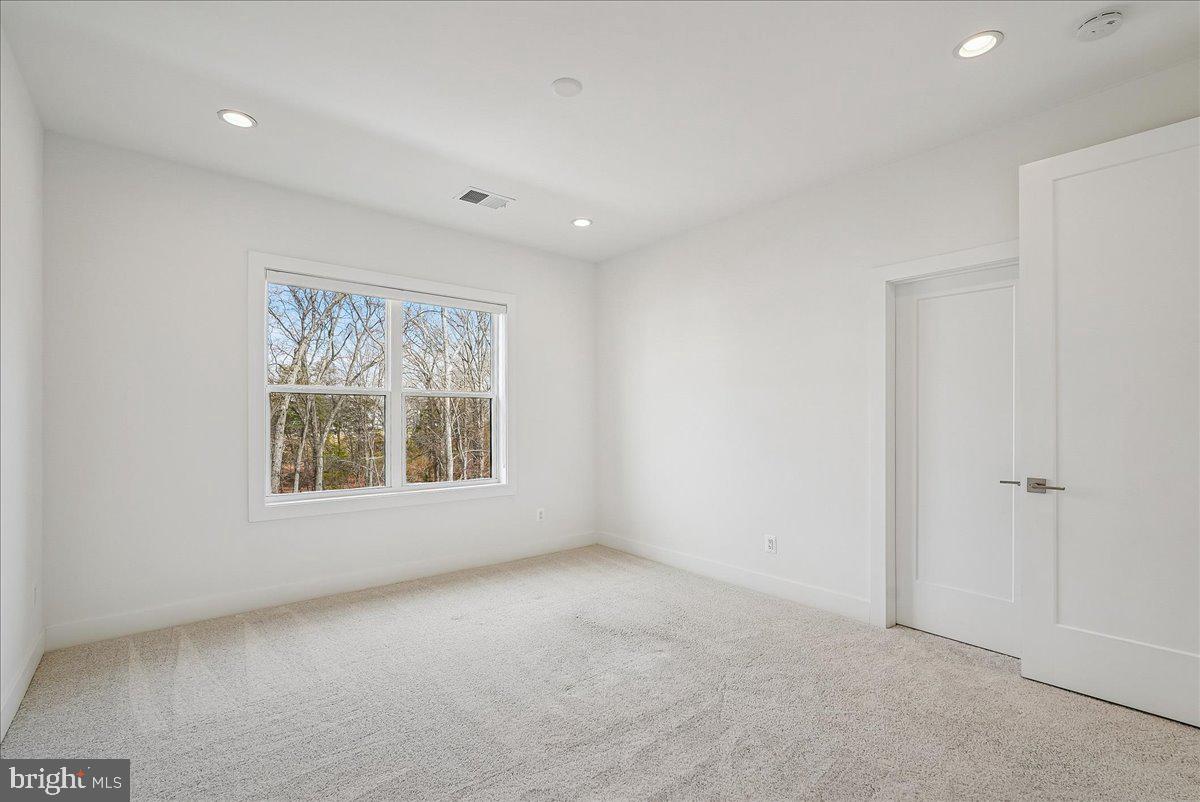 LENAH MILL - Residential