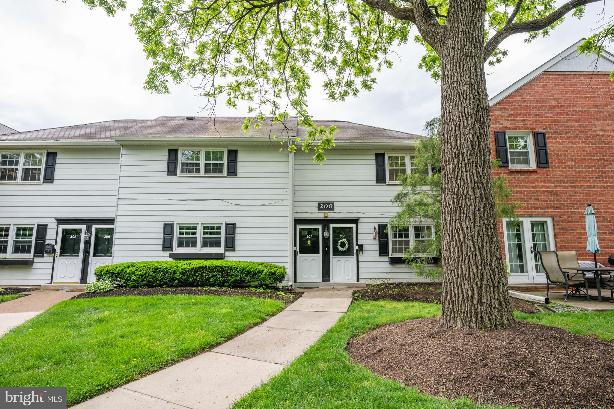 YARDLEY COMMONS - Residential
