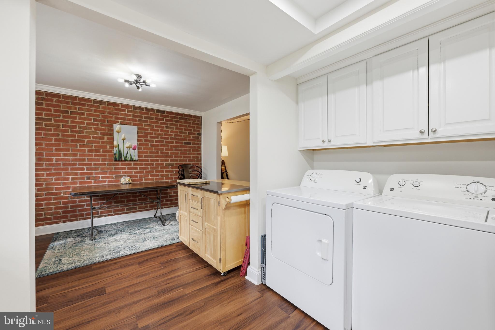 YARDLEY COMMONS - Residential