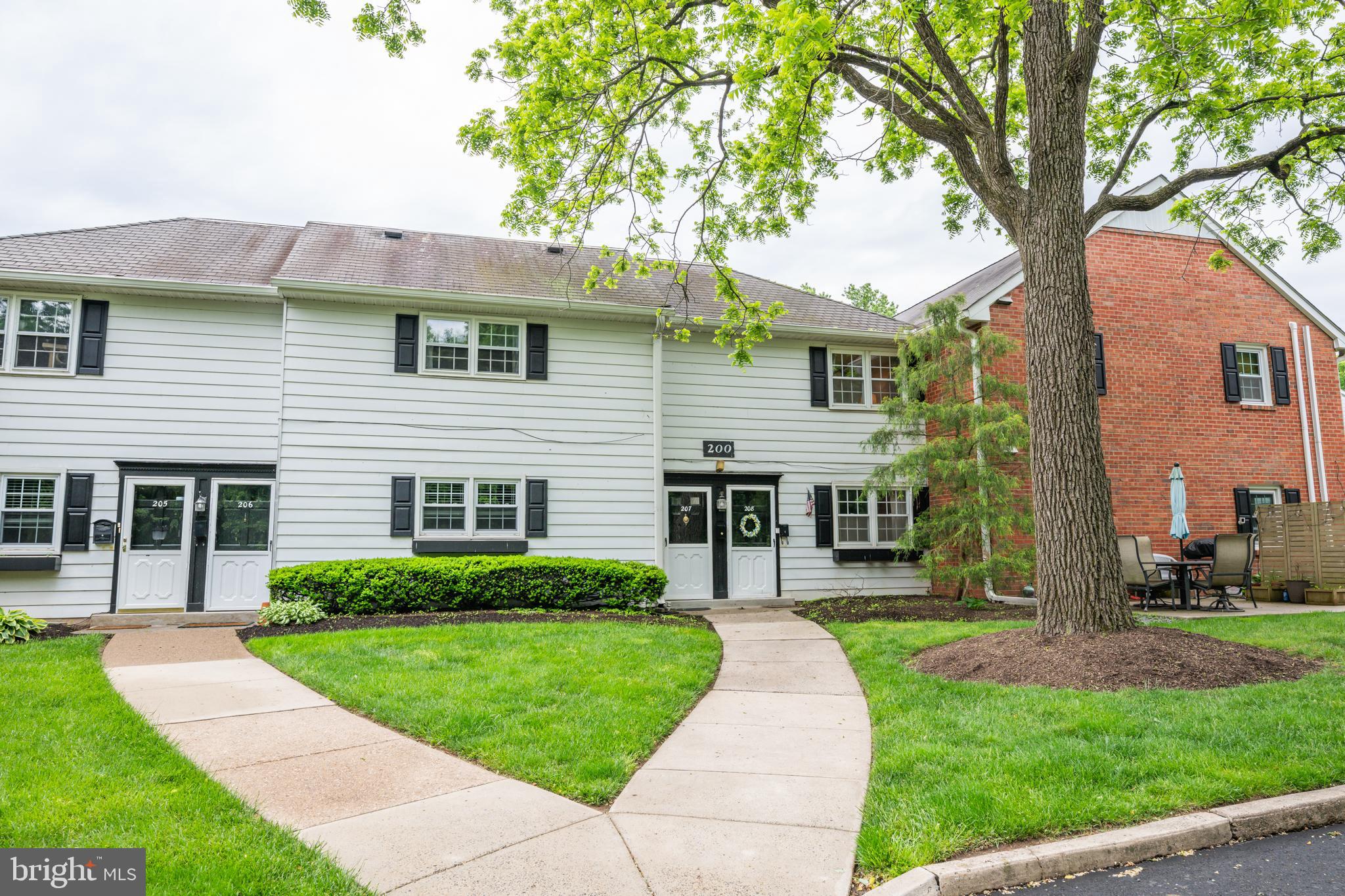 YARDLEY COMMONS - Residential