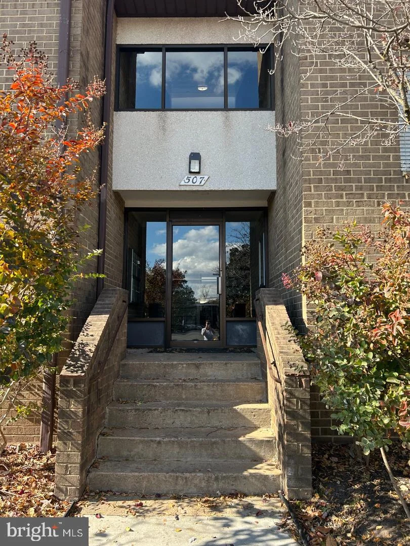 507 Florida Avenue Unit 103, Herndon, VA, 20170