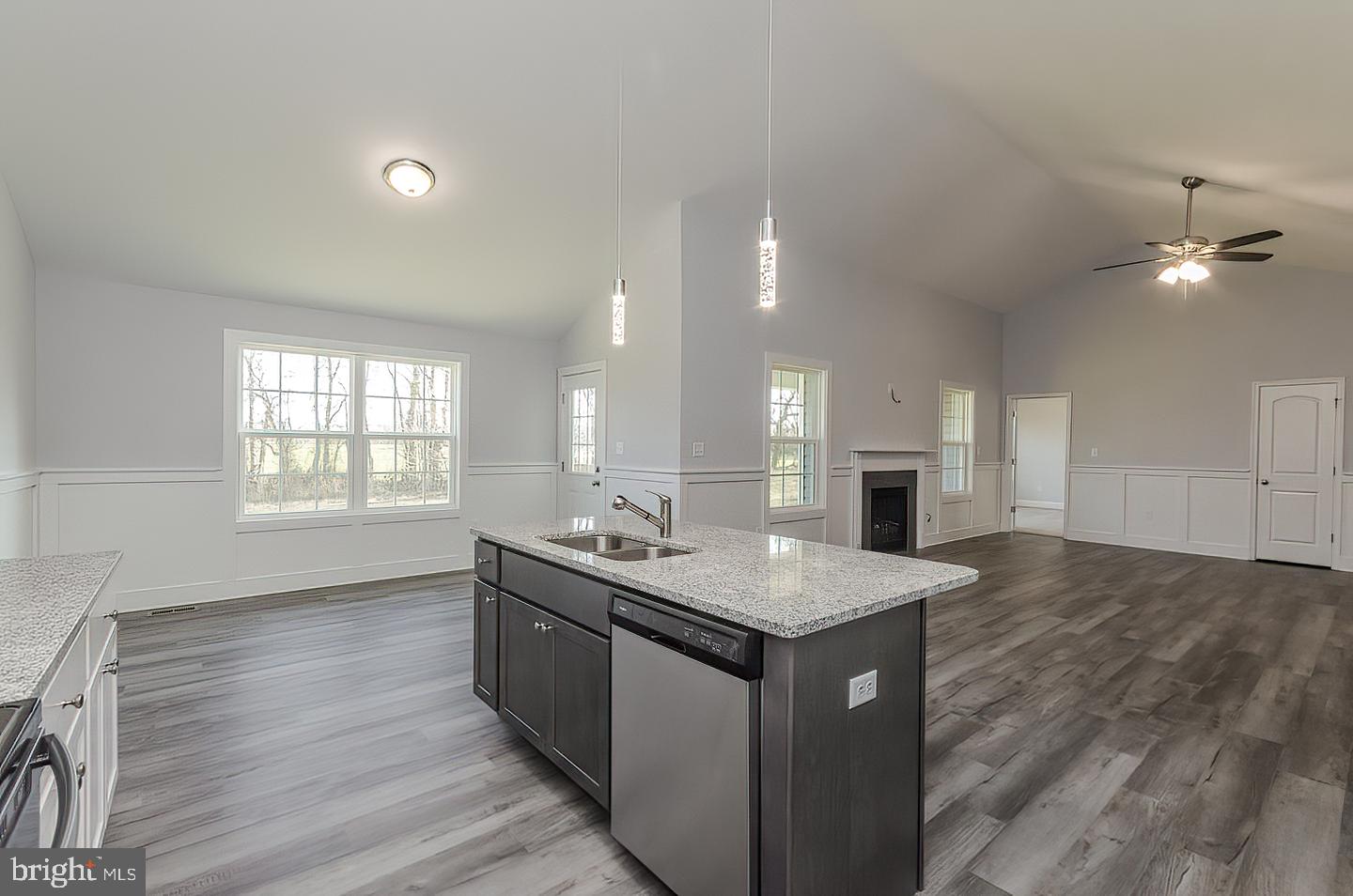 DOGWOOD MANOR - Residential