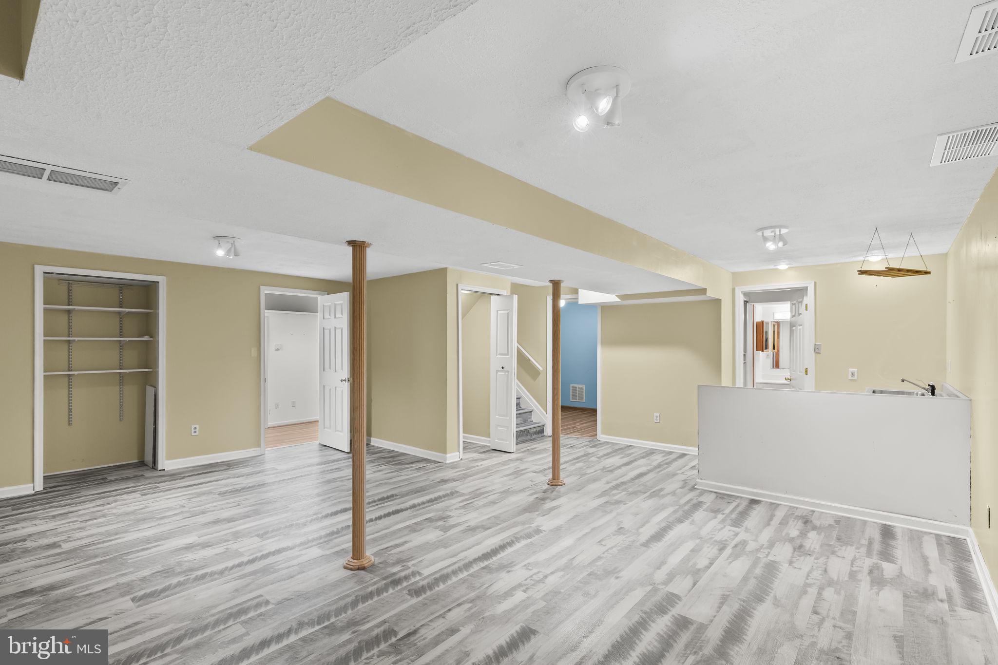 FALCON RIDGE - Residential